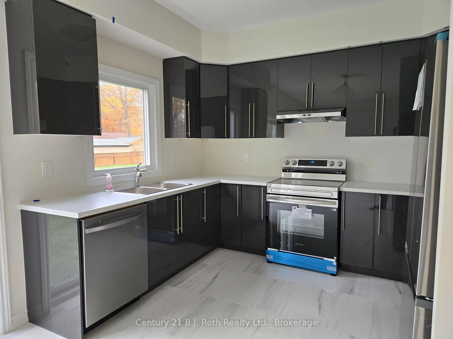 Photo 5 of 115 Beechwood Forest Lane, Gravenhurst, Muskoka (S) — HOMEH