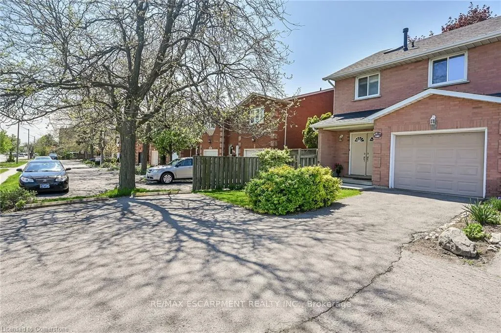 Photo 3 of 1182 Upper Wentworth Street, Hamilton, Crerar — HOMEH