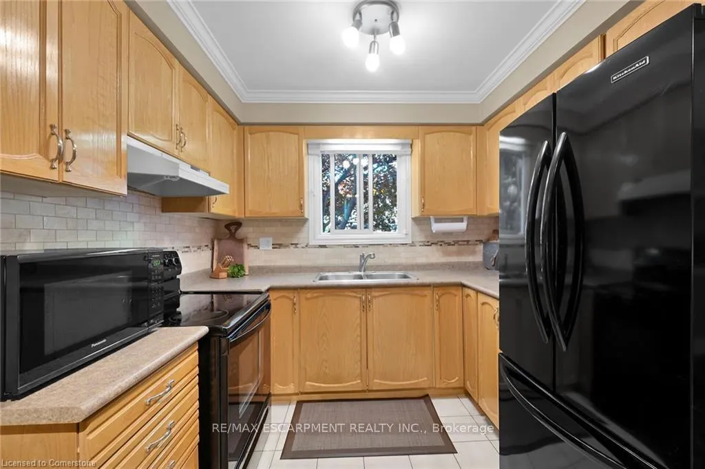 Photo 9 of 1182 Upper Wentworth Street, Hamilton, Crerar — HOMEH