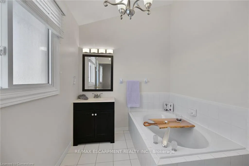 Photo 23 of 1182 Upper Wentworth Street, Hamilton, Crerar — HOMEH