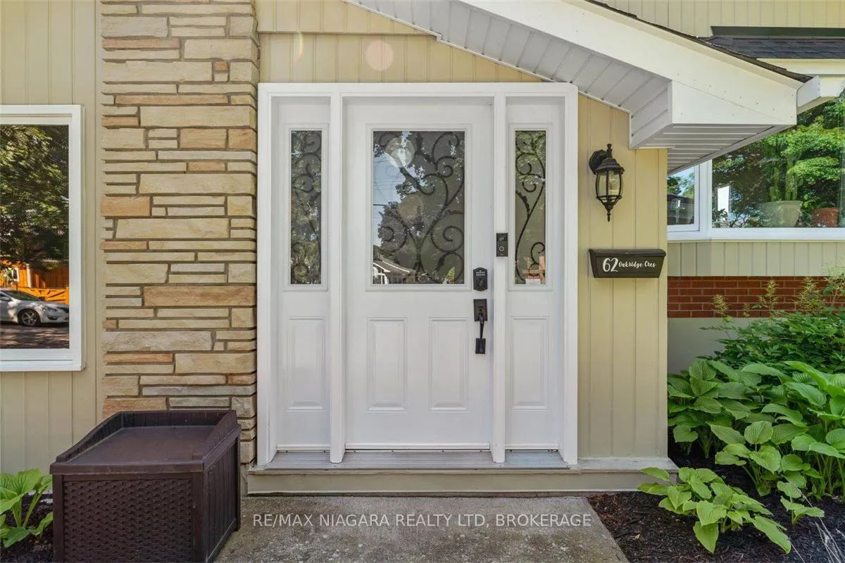 Photo 3 of 62 Oakridge Crescent E, Port Colborne, Sugarloaf — HOMEH