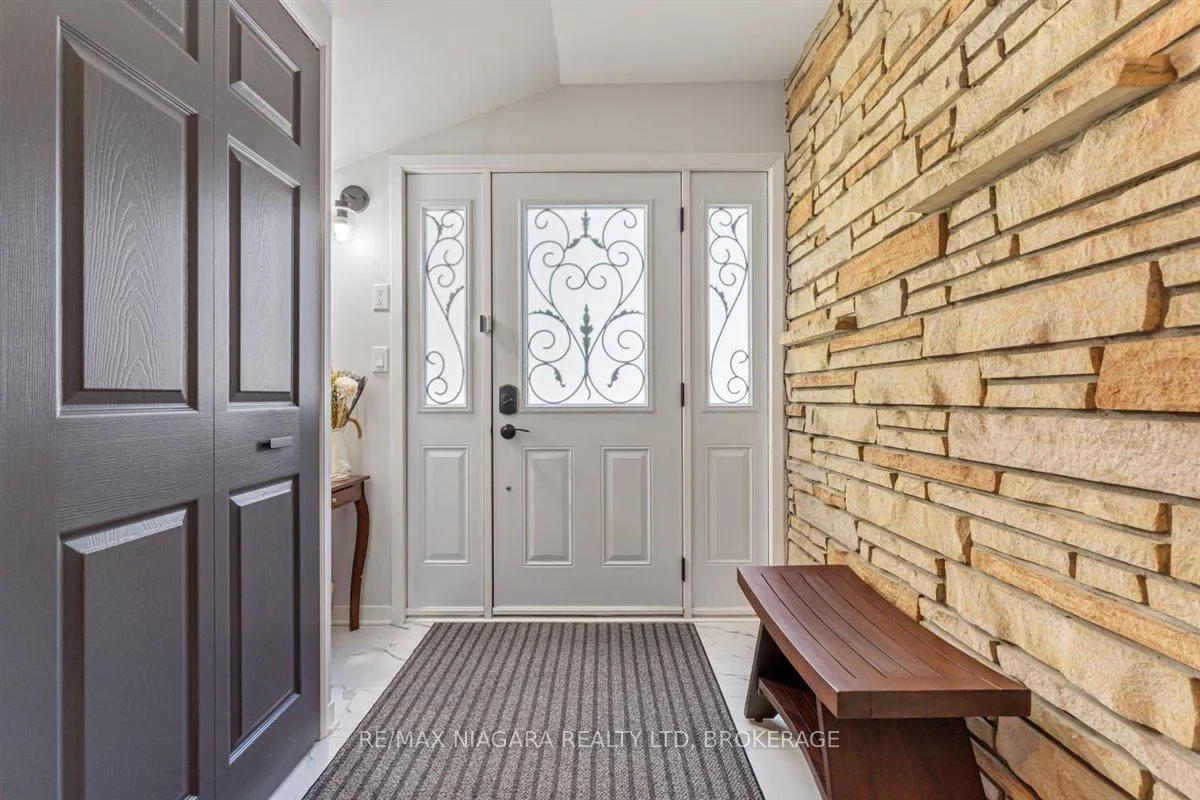 Photo 4 of 62 Oakridge Crescent E, Port Colborne, Sugarloaf — HOMEH