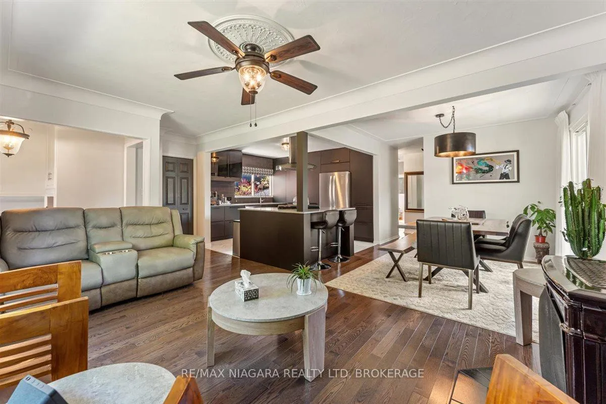 Photo 5 of 62 Oakridge Crescent E, Port Colborne, Sugarloaf — HOMEH