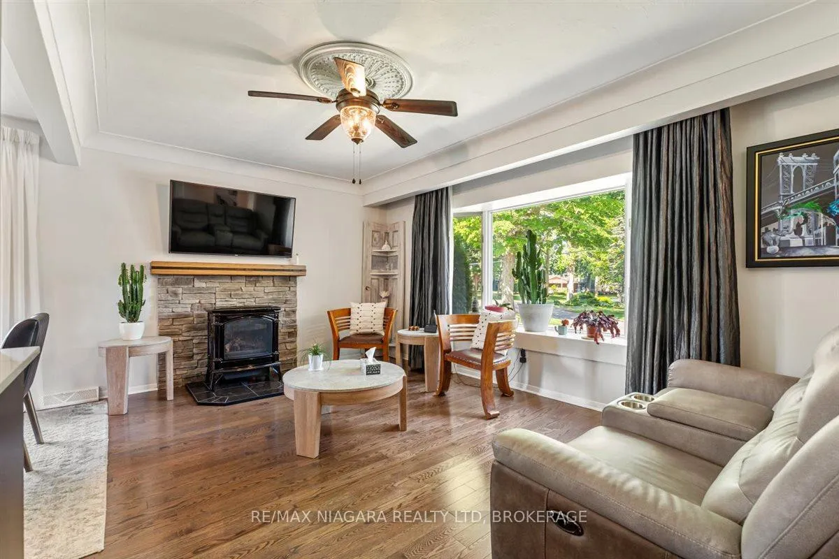 Photo 6 of 62 Oakridge Crescent E, Port Colborne, Sugarloaf — HOMEH