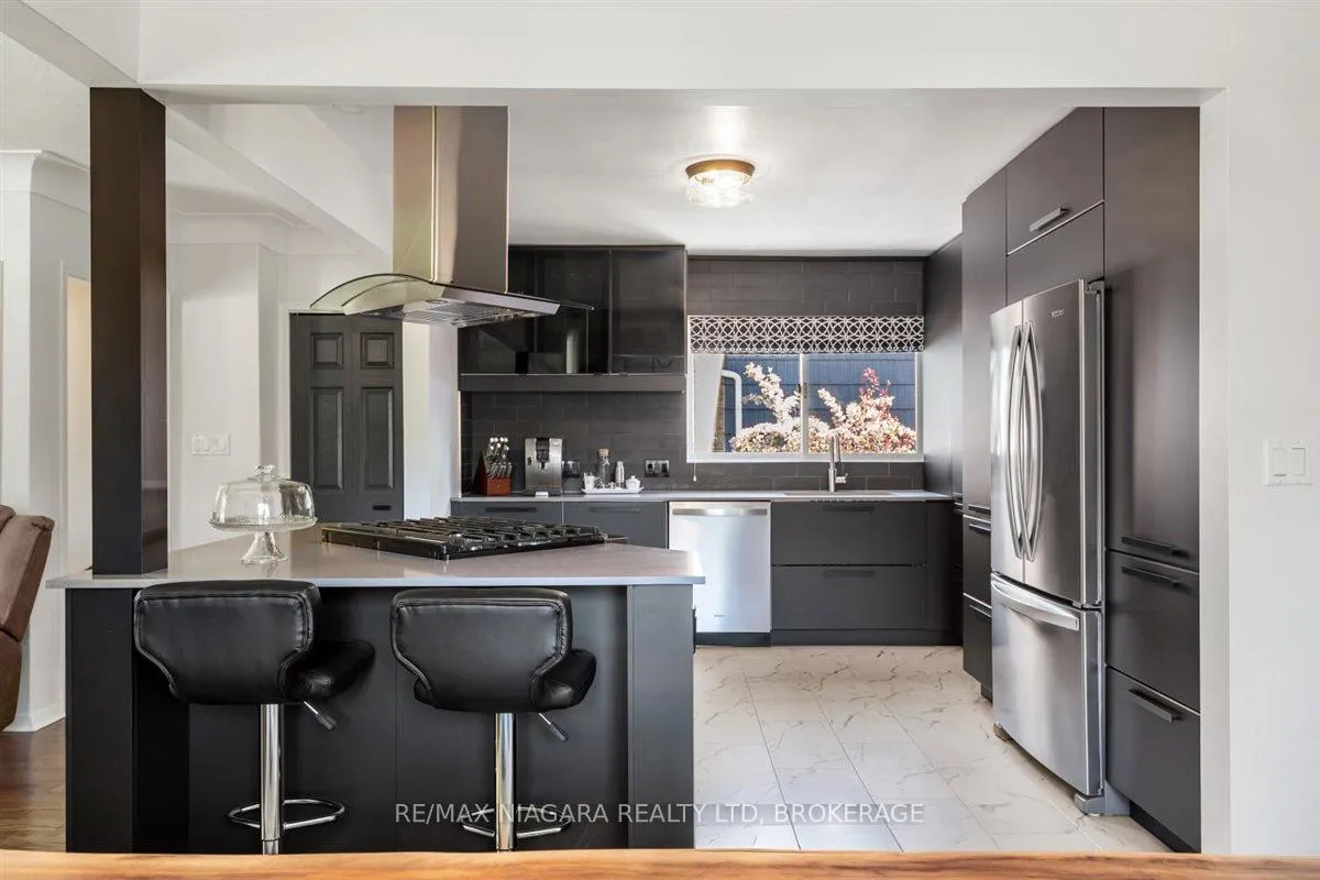 Photo 8 of 62 Oakridge Crescent E, Port Colborne, Sugarloaf — HOMEH