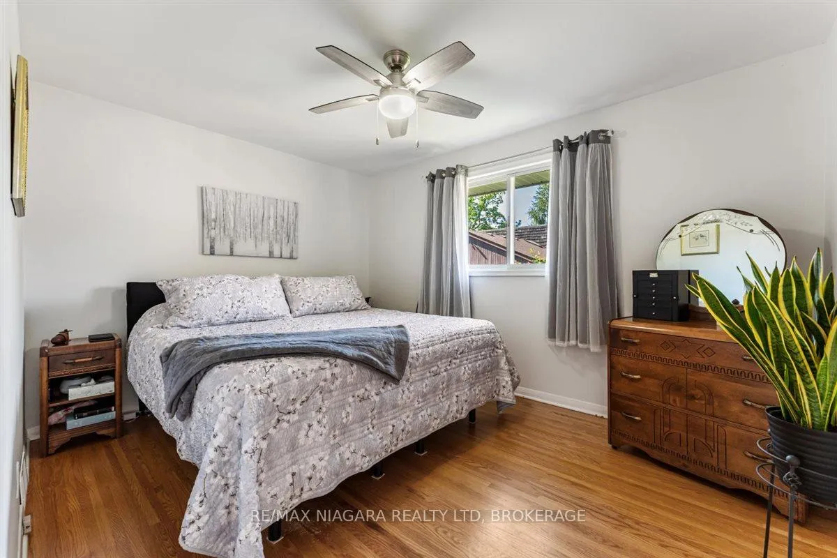 Photo 16 of 62 Oakridge Crescent E, Port Colborne, Sugarloaf — HOMEH