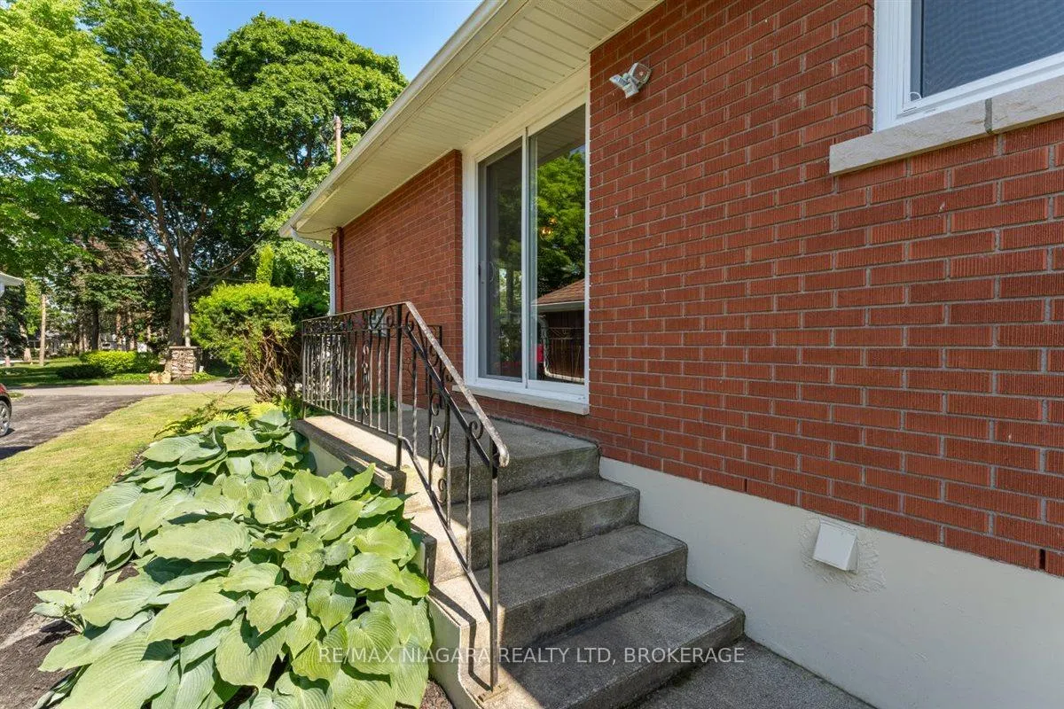 Photo 27 of 62 Oakridge Crescent E, Port Colborne, Sugarloaf — HOMEH