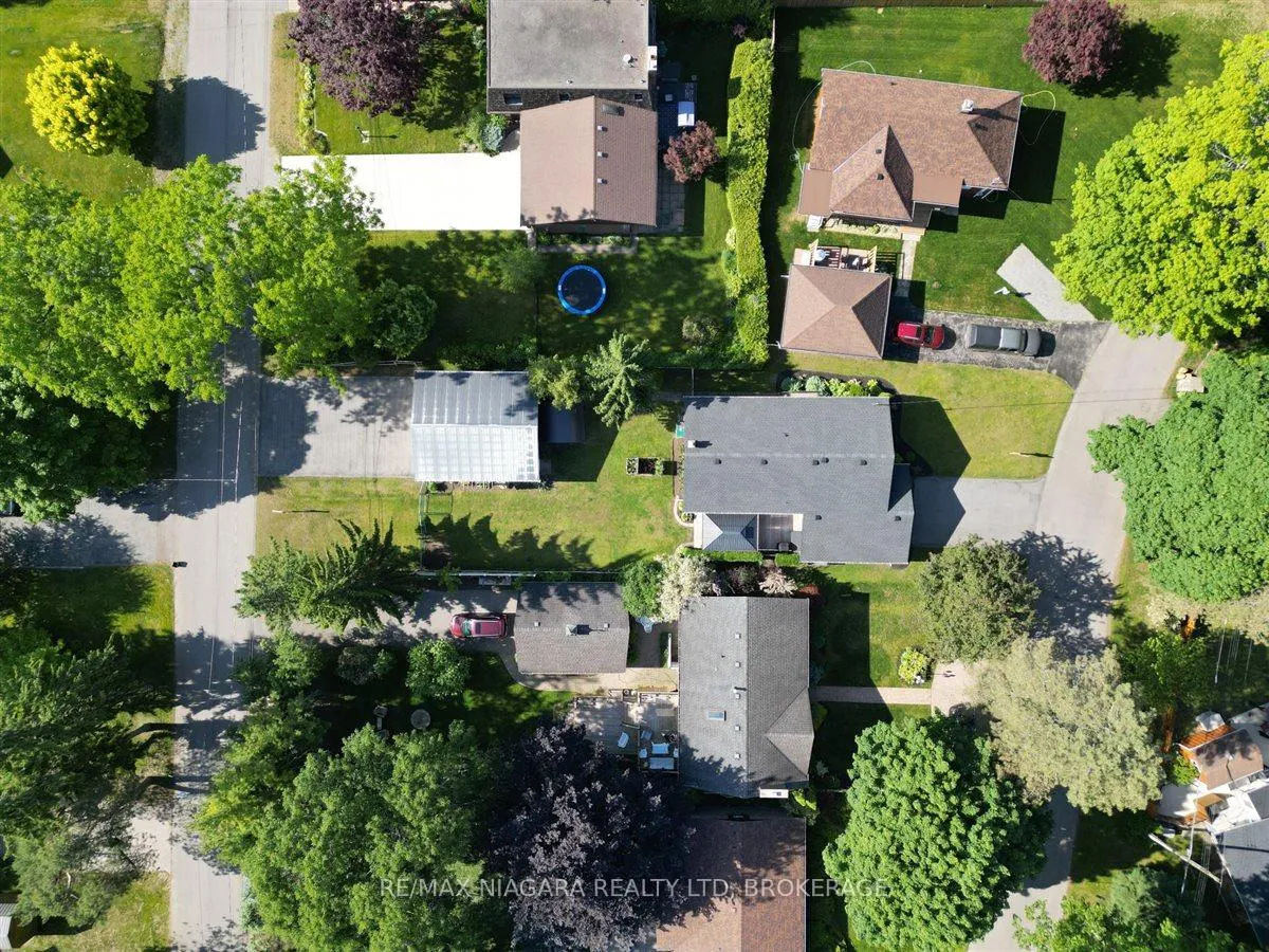 Photo 38 of 62 Oakridge Crescent E, Port Colborne, Sugarloaf — HOMEH