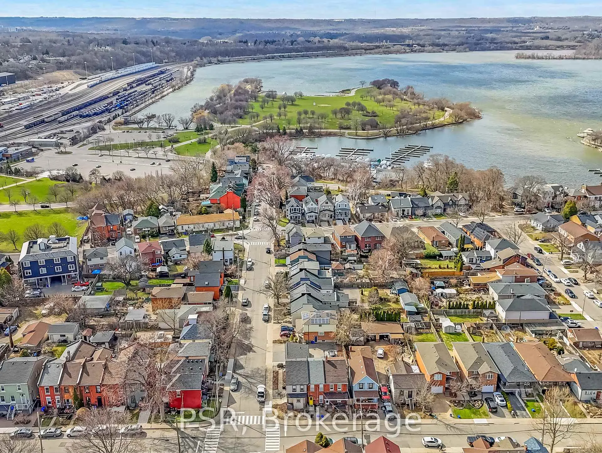 Photo 32 of 80 Ferrie Street W, Hamilton, North End — HOMEH
