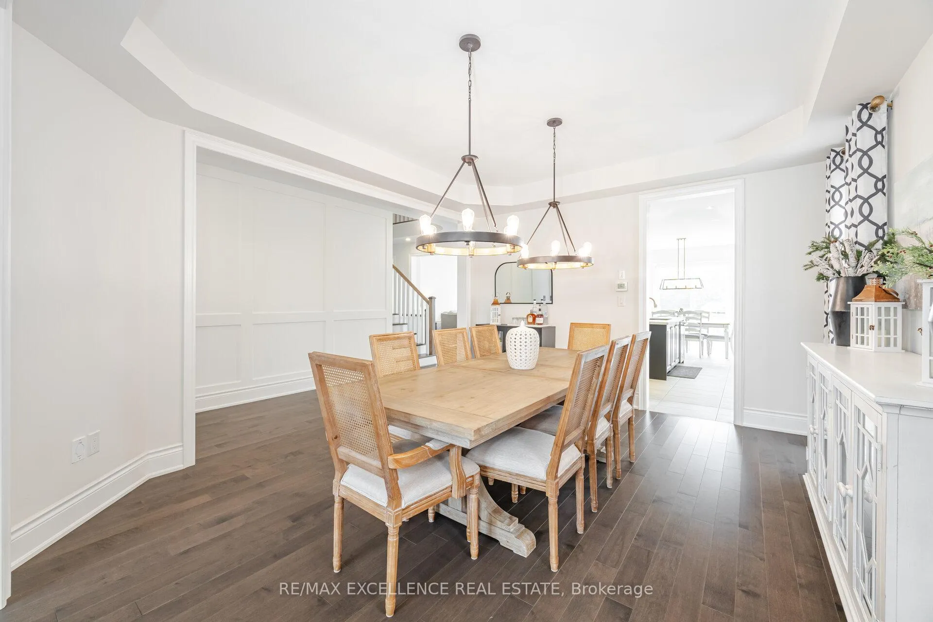 Photo 6 of 36 Golden Hawk Drive, Hamilton, Waterdown — HOMEH