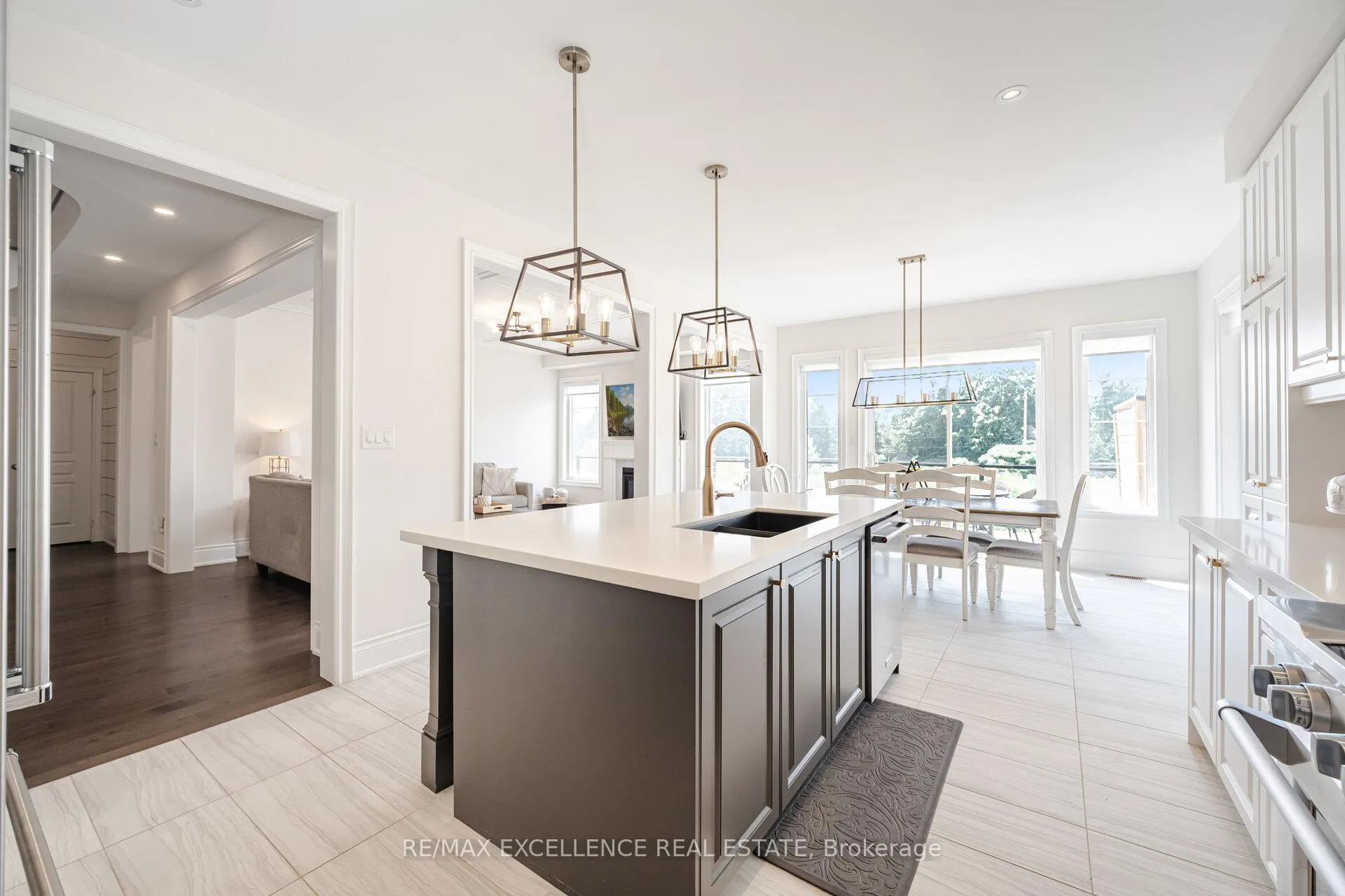 Photo 9 of 36 Golden Hawk Drive, Hamilton, Waterdown — HOMEH