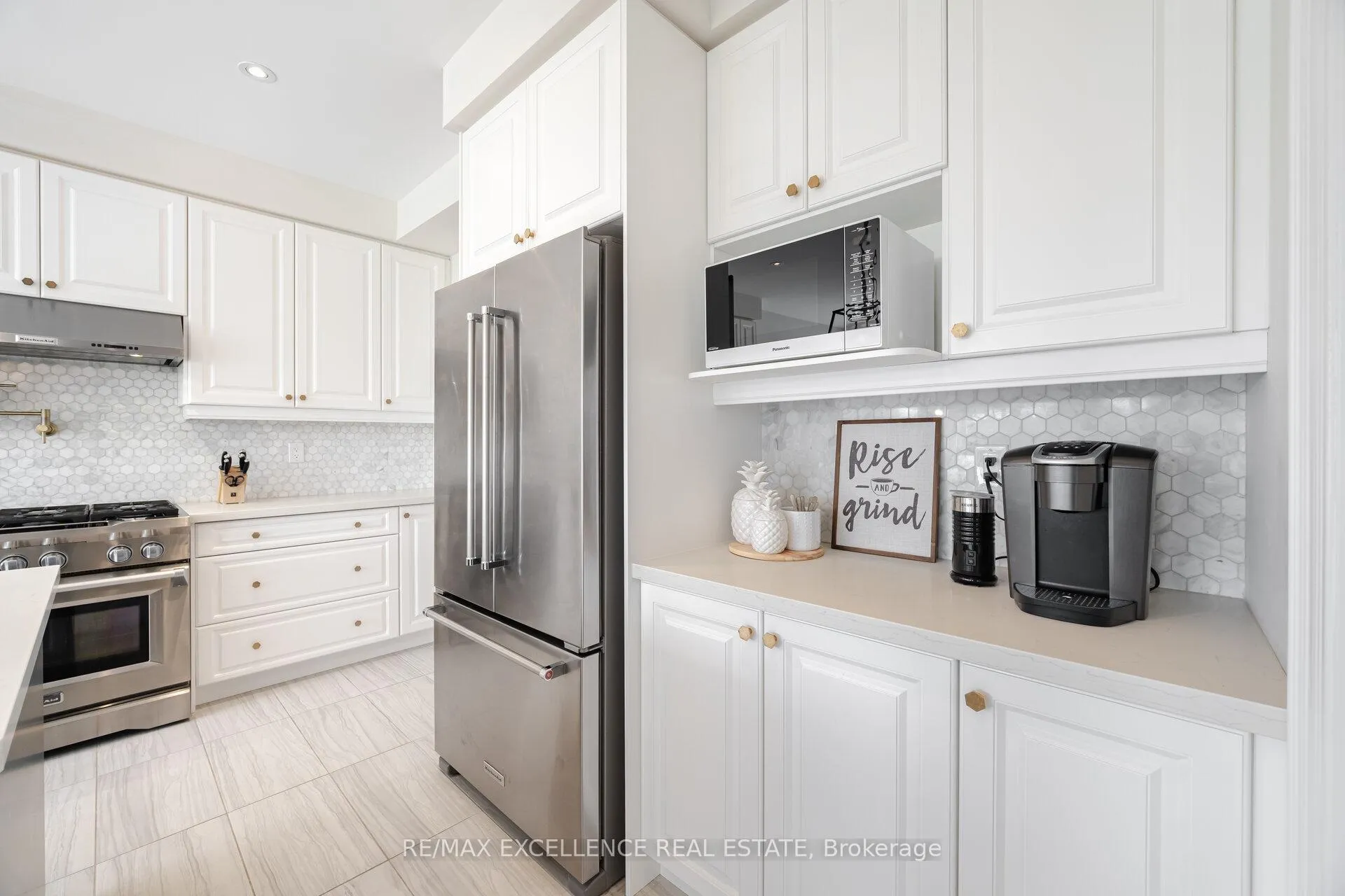 Photo 15 of 36 Golden Hawk Drive, Hamilton, Waterdown — HOMEH