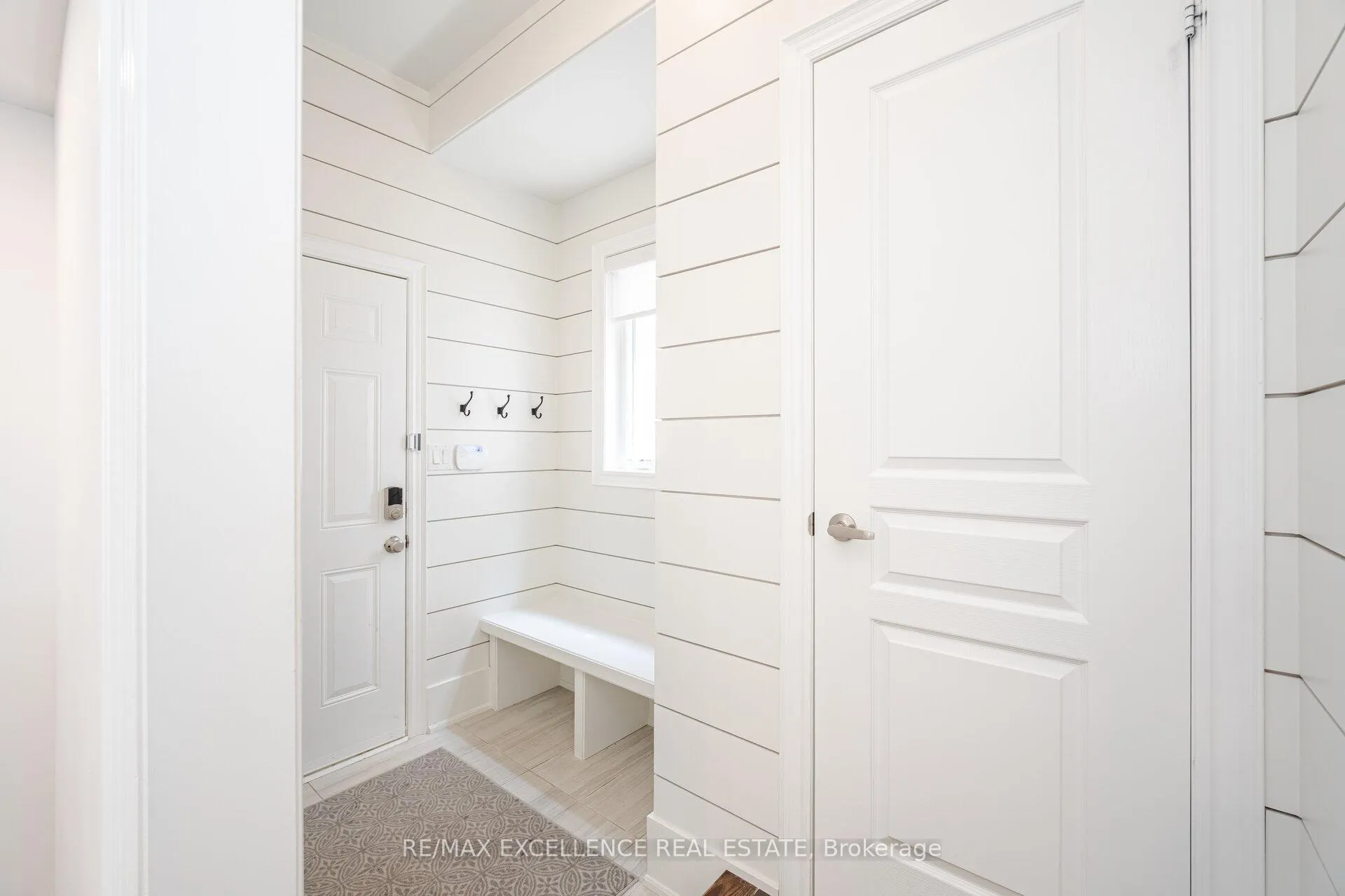 Photo 23 of 36 Golden Hawk Drive, Hamilton, Waterdown — HOMEH