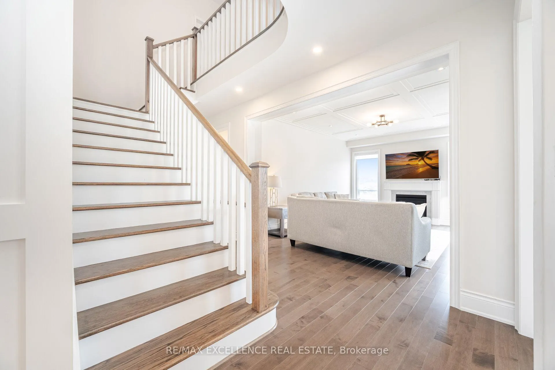 Photo 25 of 36 Golden Hawk Drive, Hamilton, Waterdown — HOMEH