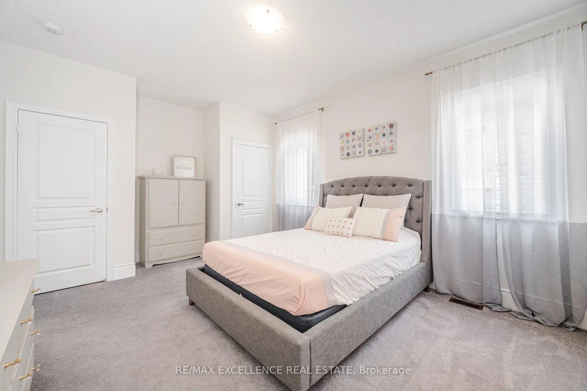 Photo 33 of 36 Golden Hawk Drive, Hamilton, Waterdown — HOMEH
