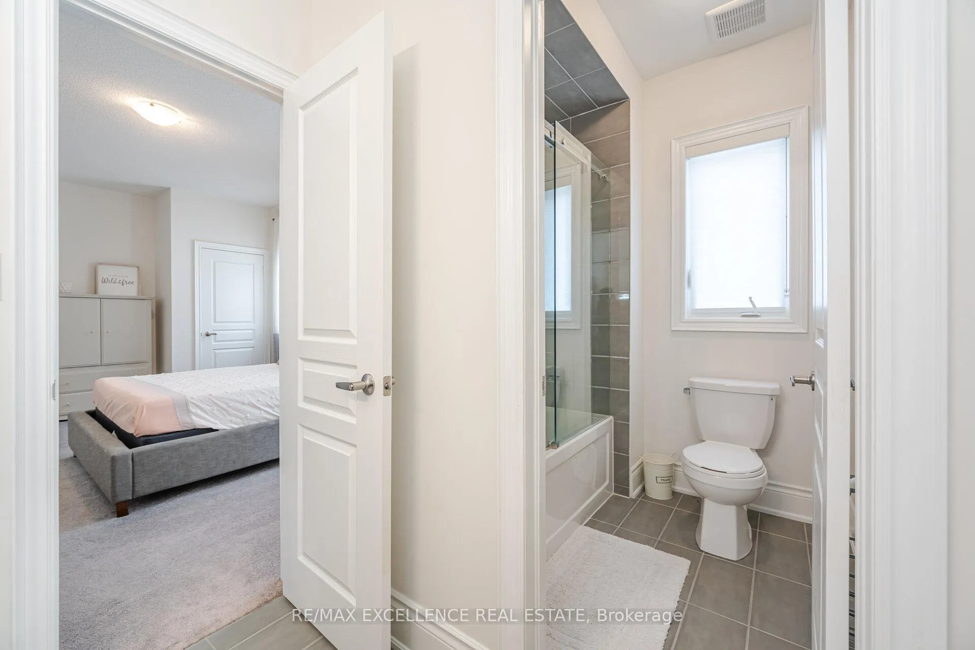 Photo 34 of 36 Golden Hawk Drive, Hamilton, Waterdown — HOMEH