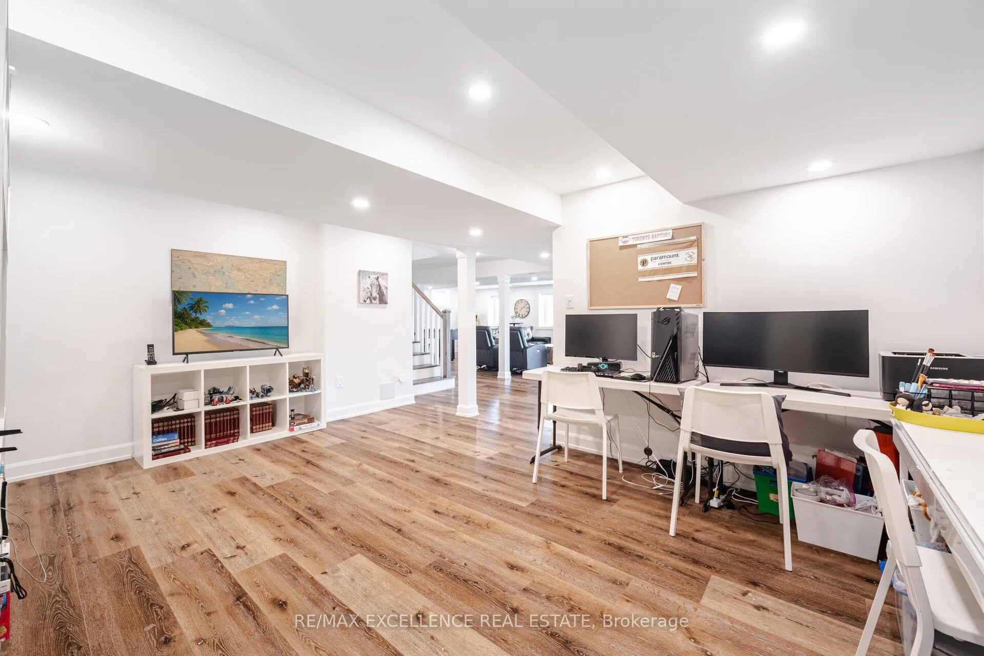 Photo 41 of 36 Golden Hawk Drive, Hamilton, Waterdown — HOMEH