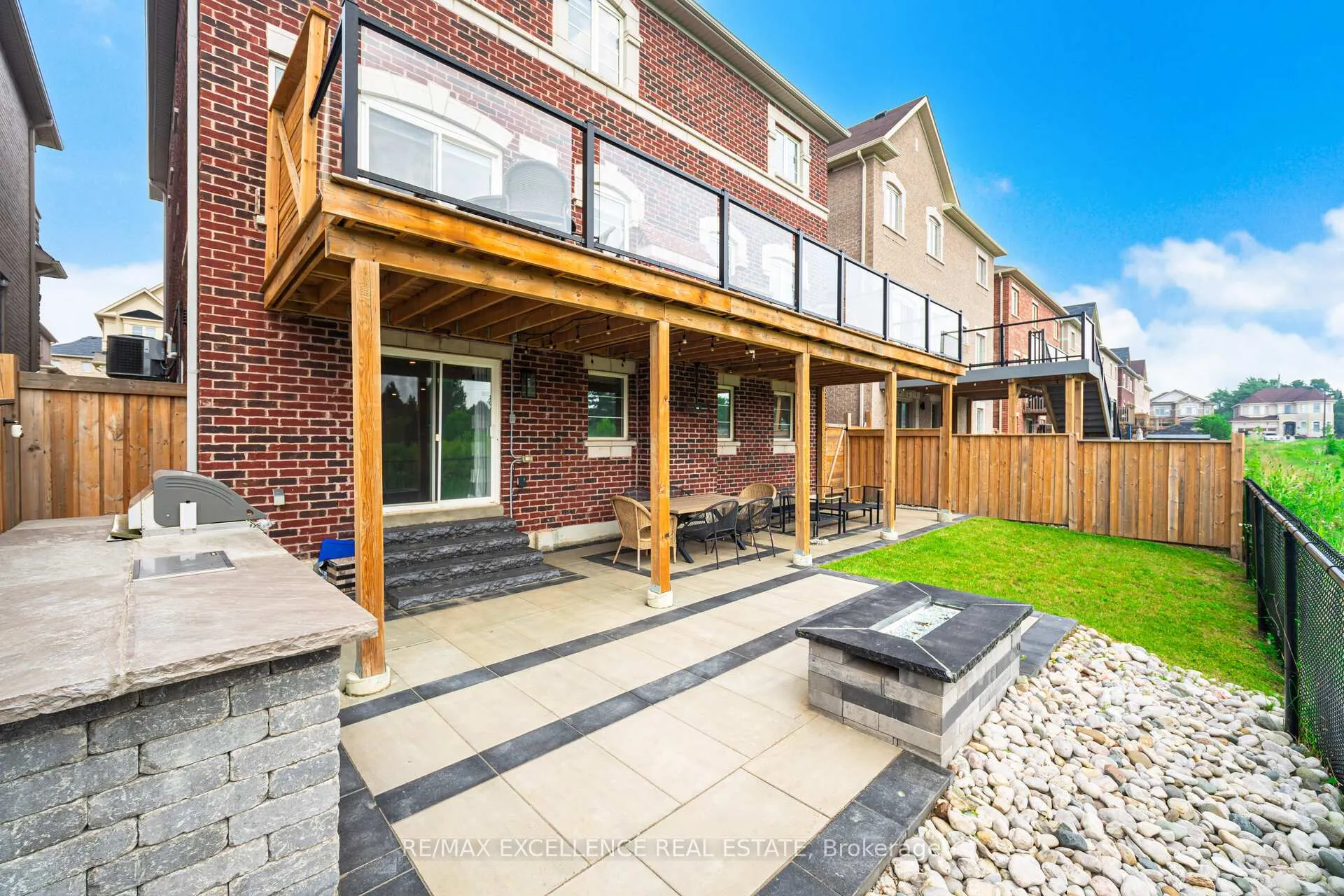 Photo 47 of 36 Golden Hawk Drive, Hamilton, Waterdown — HOMEH