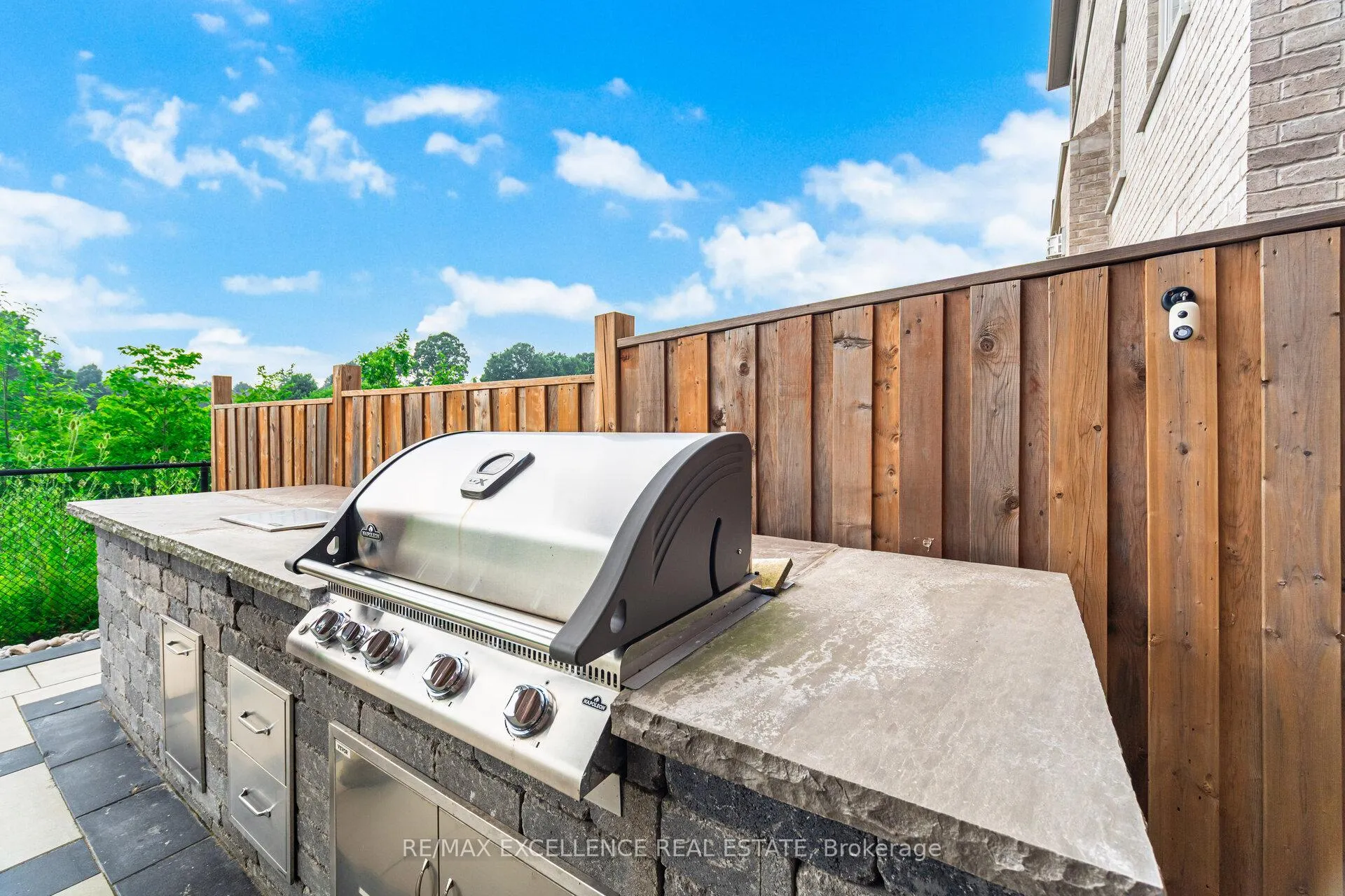 Photo 48 of 36 Golden Hawk Drive, Hamilton, Waterdown — HOMEH