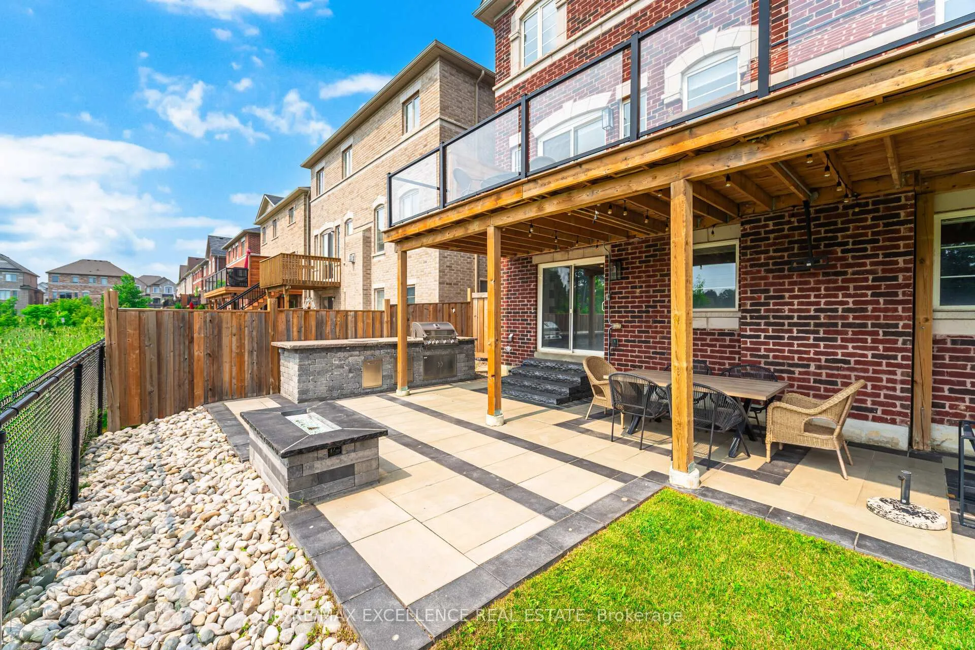 Photo 49 of 36 Golden Hawk Drive, Hamilton, Waterdown — HOMEH