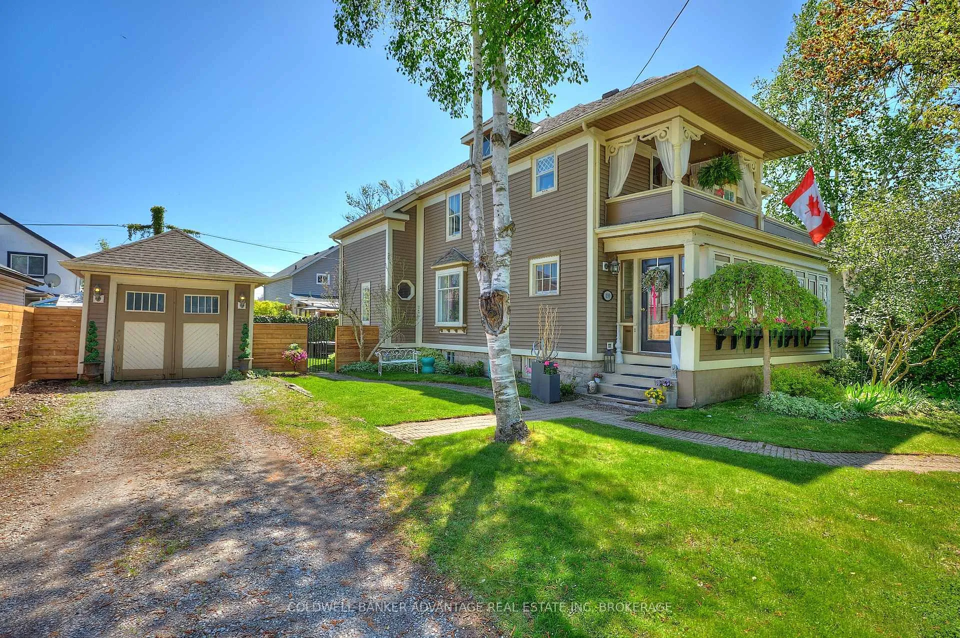 Front of 159 Merritt Street W