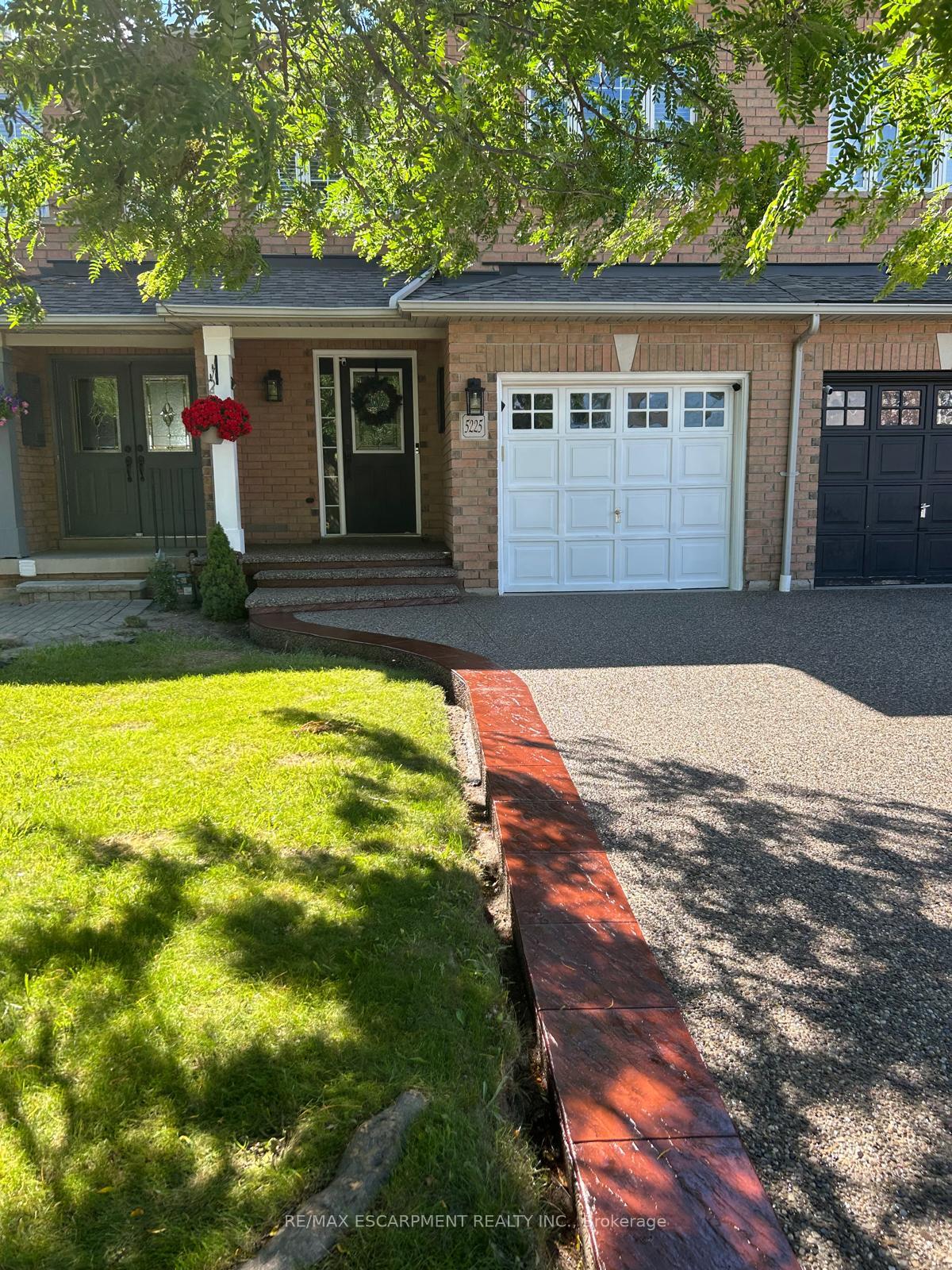 Photo 2 of 5225 Thornburn Drive, Burlington, Uptown — HOMEH
