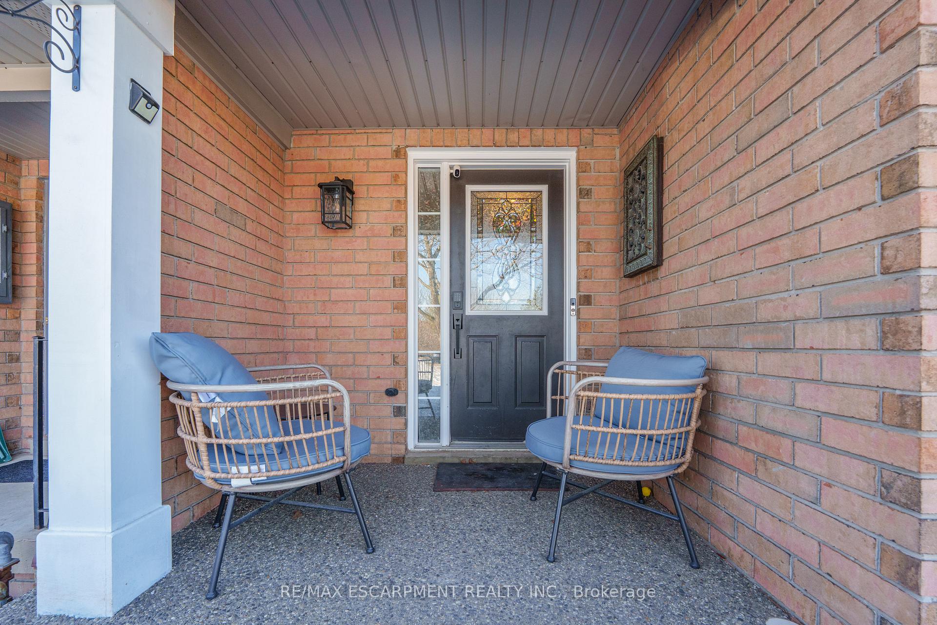 Photo 4 of 5225 Thornburn Drive, Burlington, Uptown — HOMEH