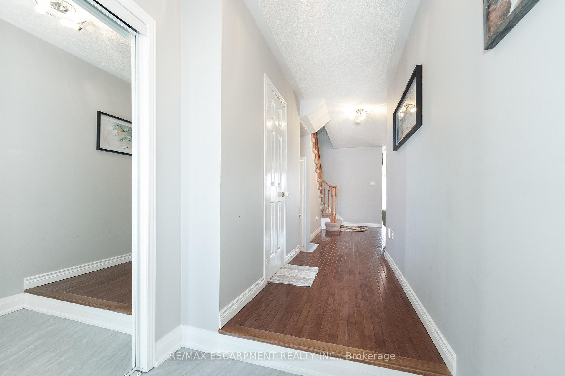 Photo 5 of 5225 Thornburn Drive, Burlington, Uptown — HOMEH