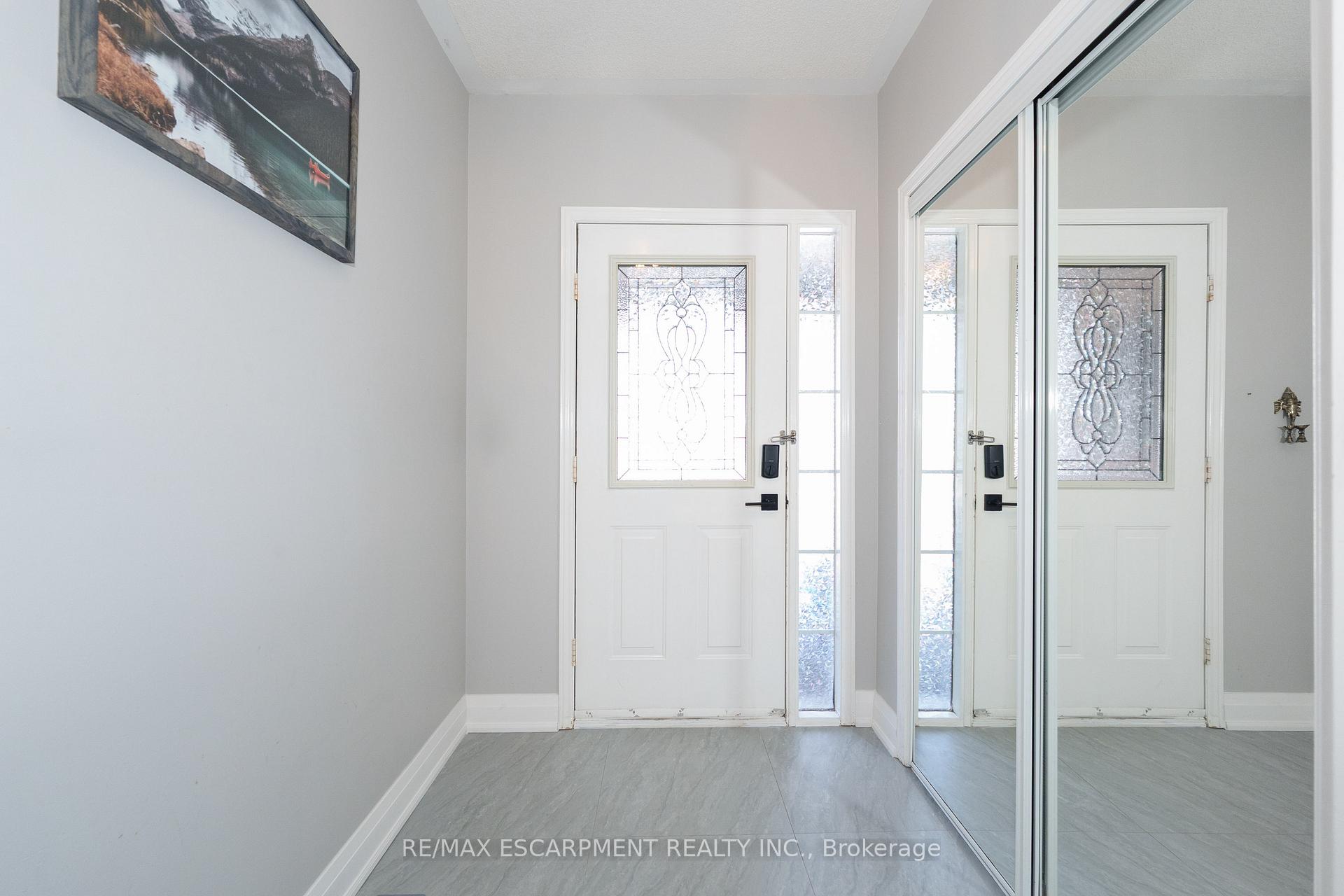 Photo 6 of 5225 Thornburn Drive, Burlington, Uptown — HOMEH