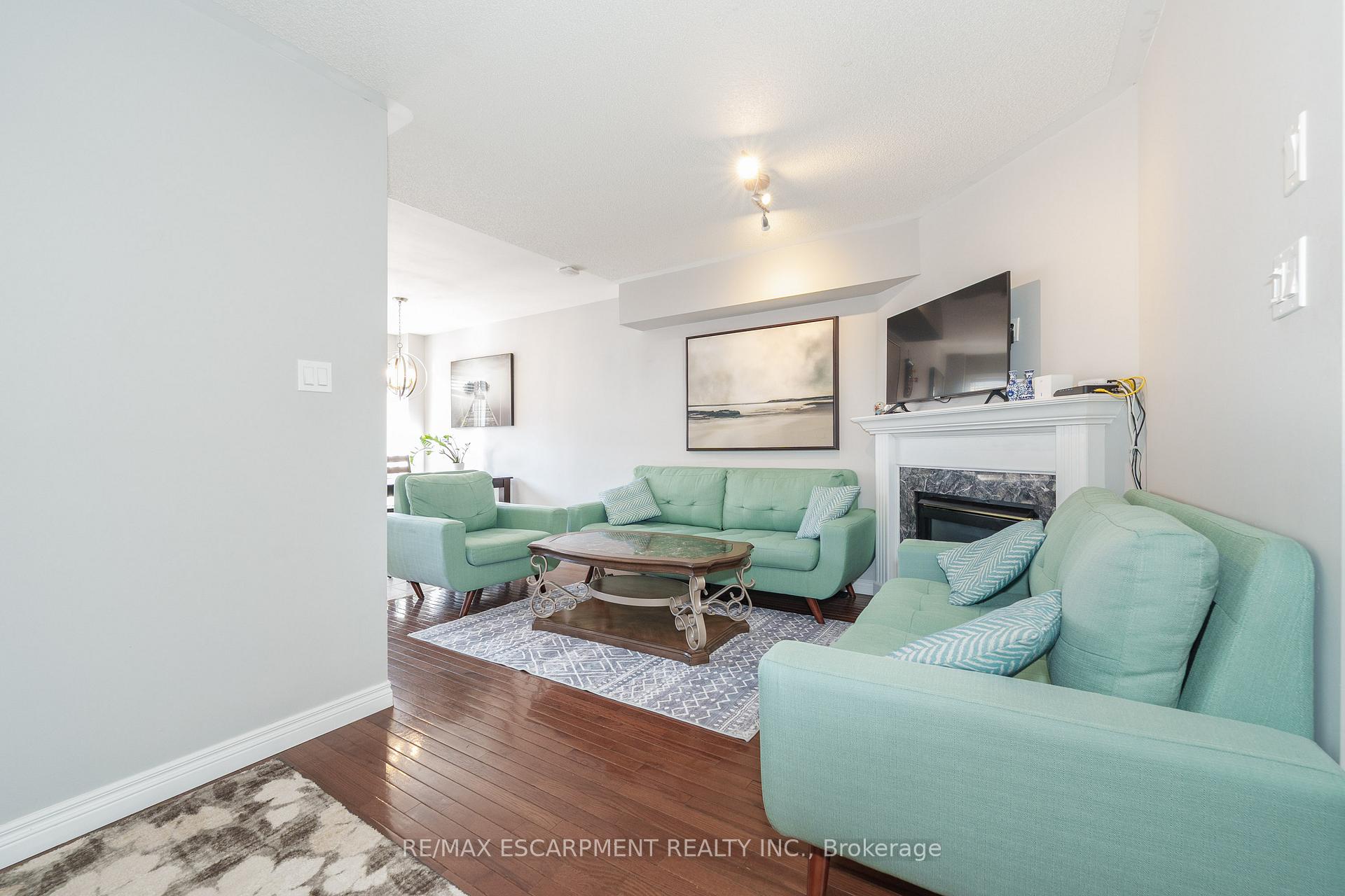Photo 8 of 5225 Thornburn Drive, Burlington, Uptown — HOMEH