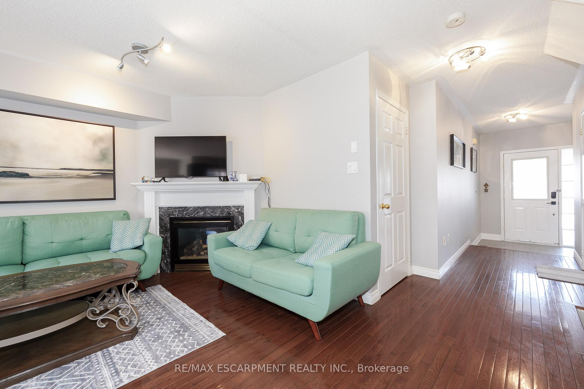 Photo 9 of 5225 Thornburn Drive, Burlington, Uptown — HOMEH