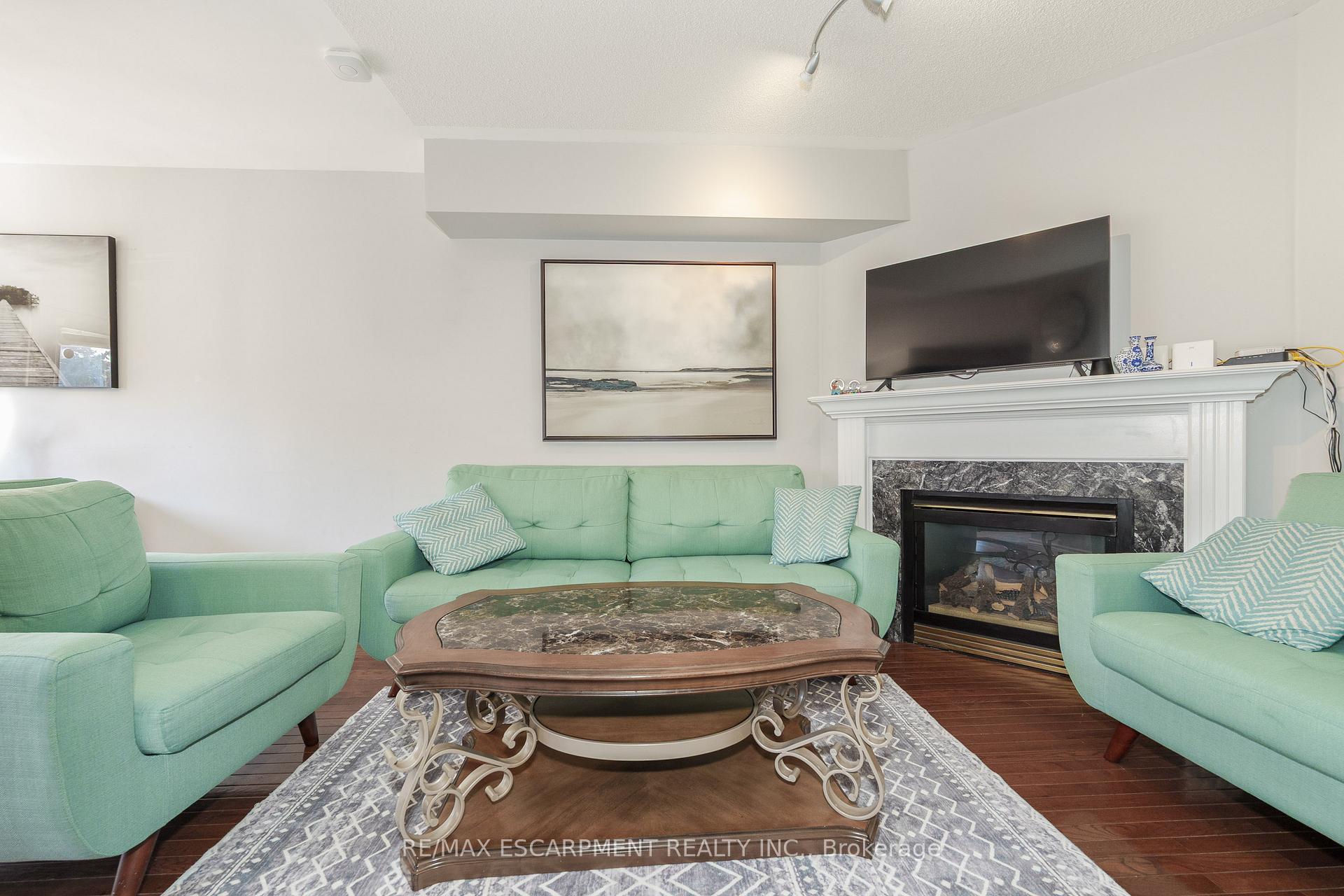Photo 12 of 5225 Thornburn Drive, Burlington, Uptown — HOMEH