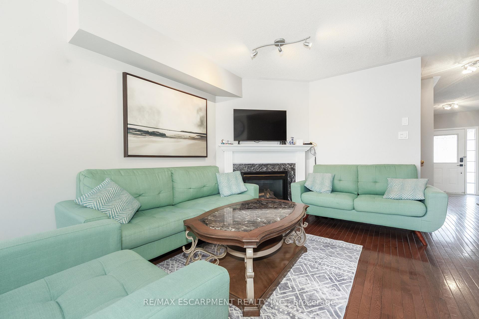 Photo 13 of 5225 Thornburn Drive, Burlington, Uptown — HOMEH