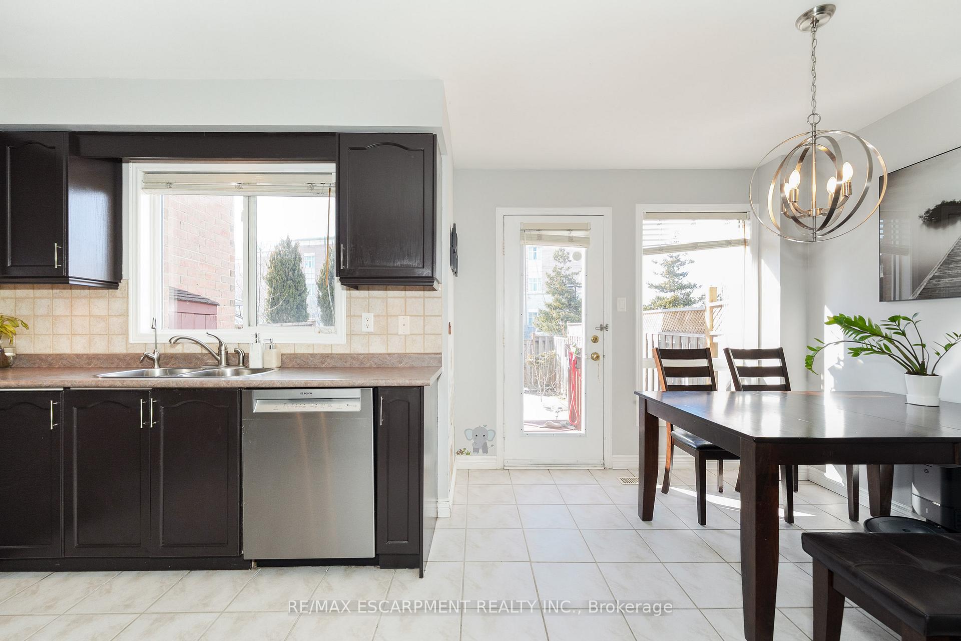 Photo 14 of 5225 Thornburn Drive, Burlington, Uptown — HOMEH