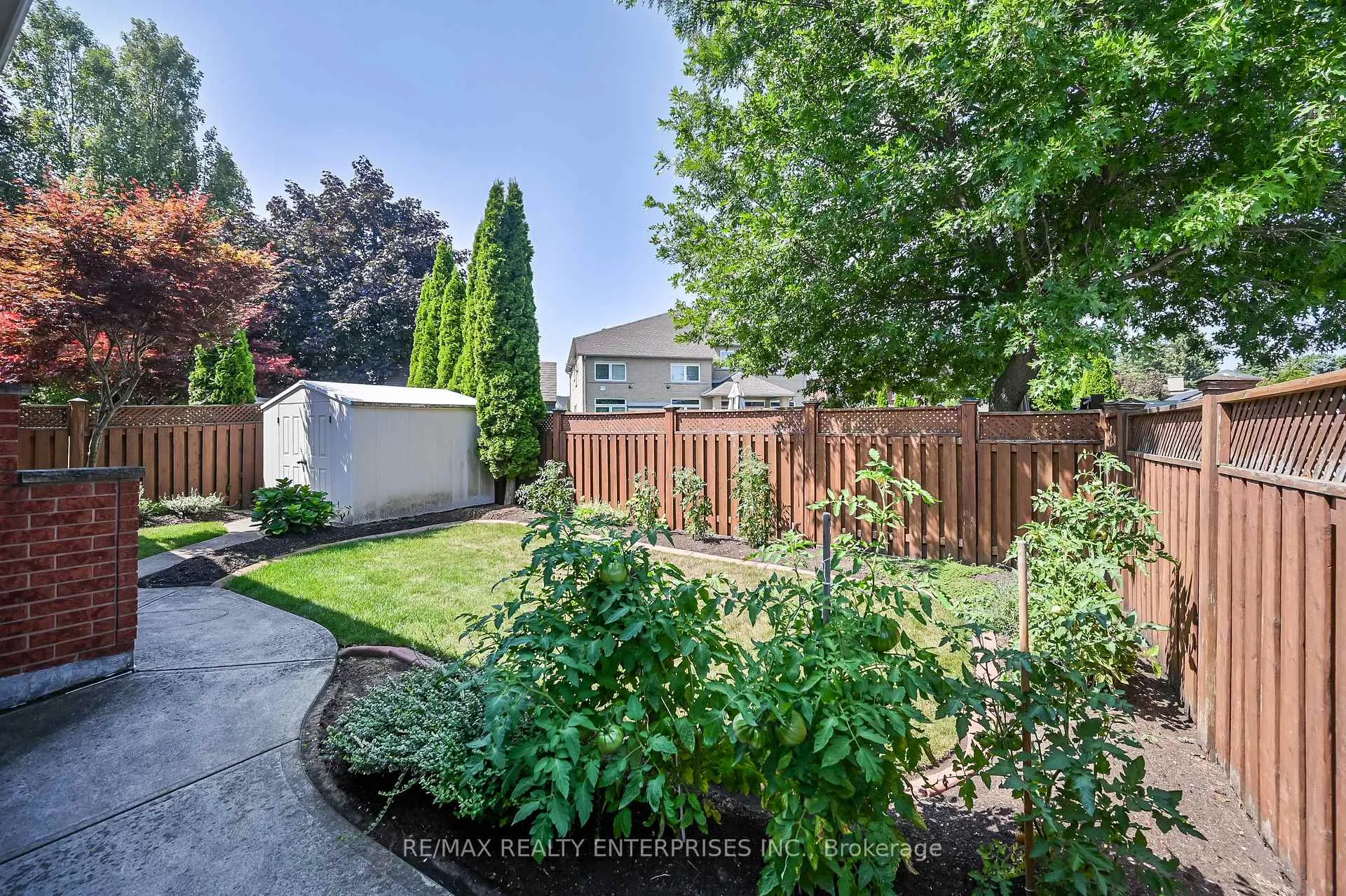 Photo 3 of 240 Chesley Street, Hamilton, Sheldon — HOMEH