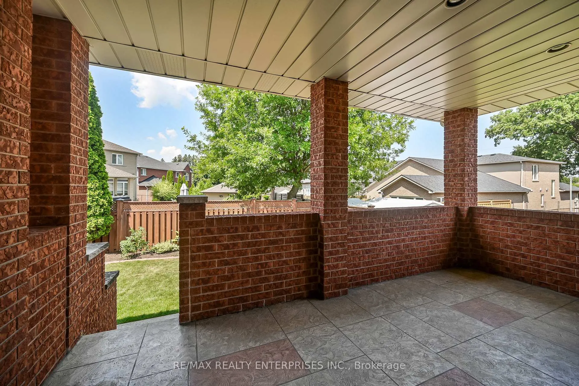 Photo 5 of 240 Chesley Street, Hamilton, Sheldon — HOMEH