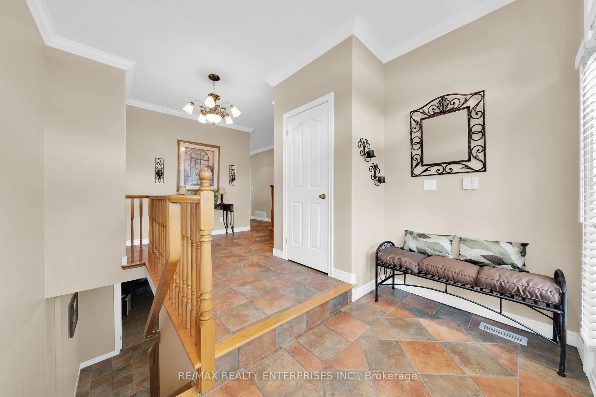 Photo 7 of 240 Chesley Street, Hamilton, Sheldon — HOMEH