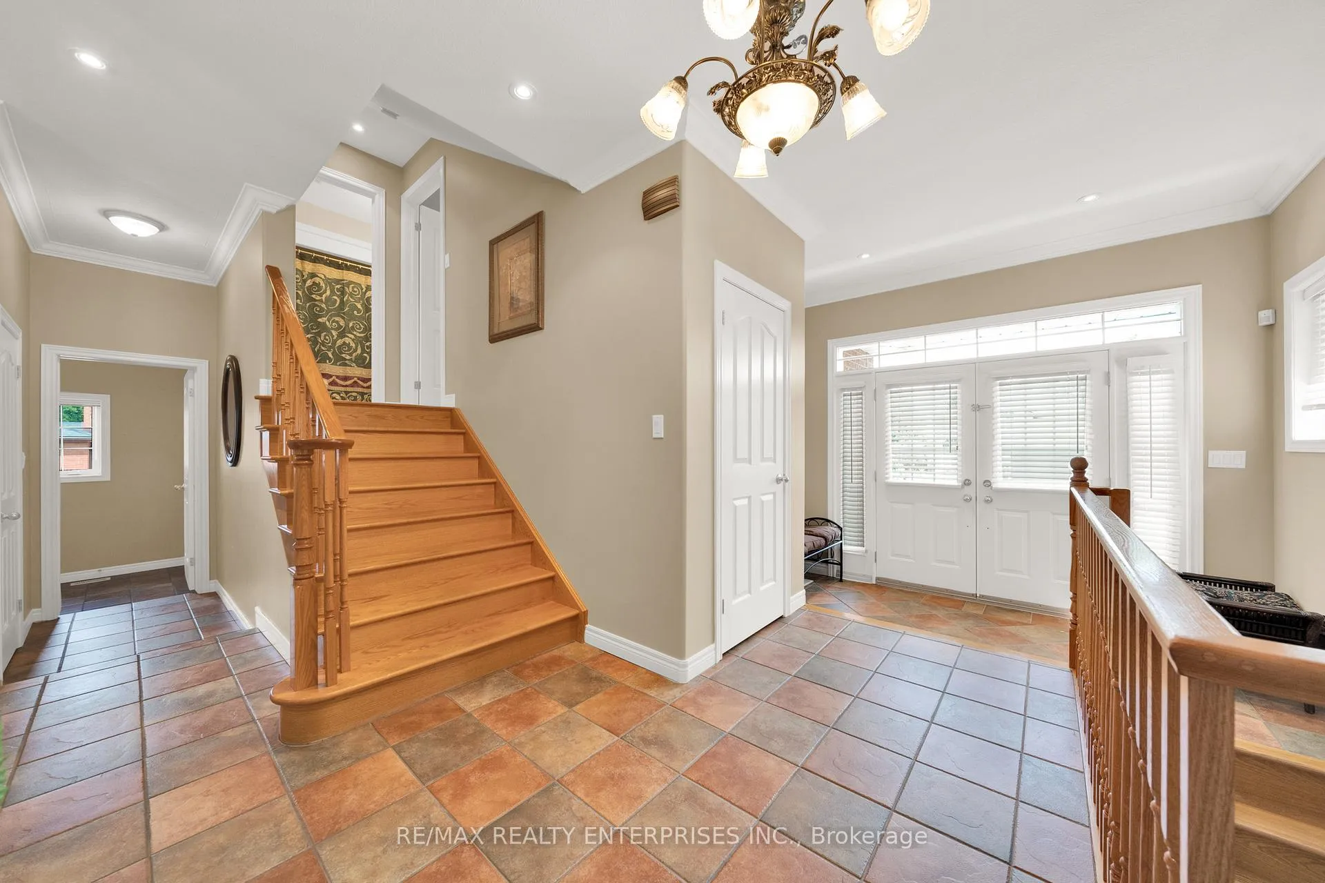 Photo 9 of 240 Chesley Street, Hamilton, Sheldon — HOMEH