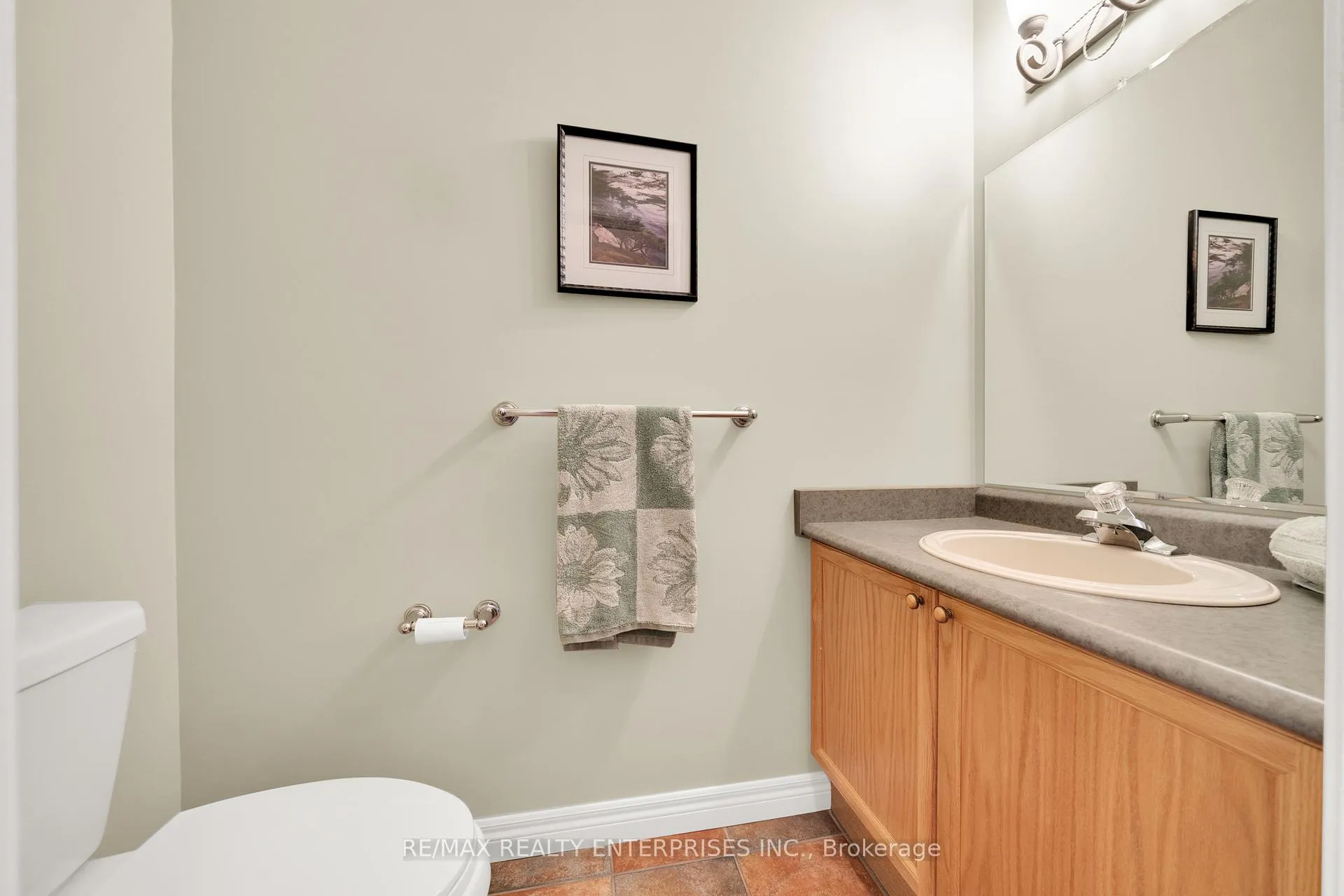 Photo 12 of 240 Chesley Street, Hamilton, Sheldon — HOMEH