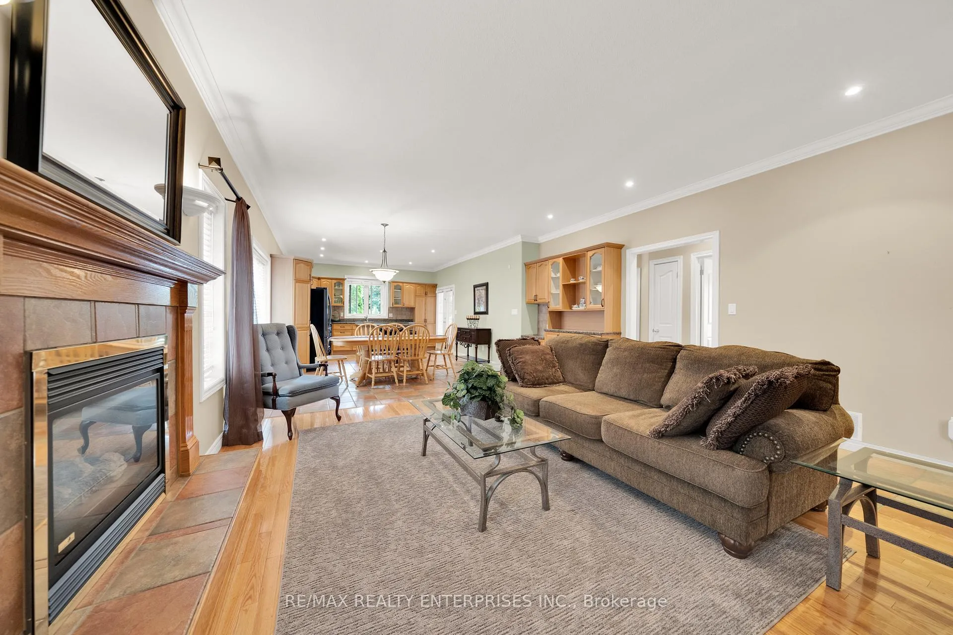 Photo 15 of 240 Chesley Street, Hamilton, Sheldon — HOMEH