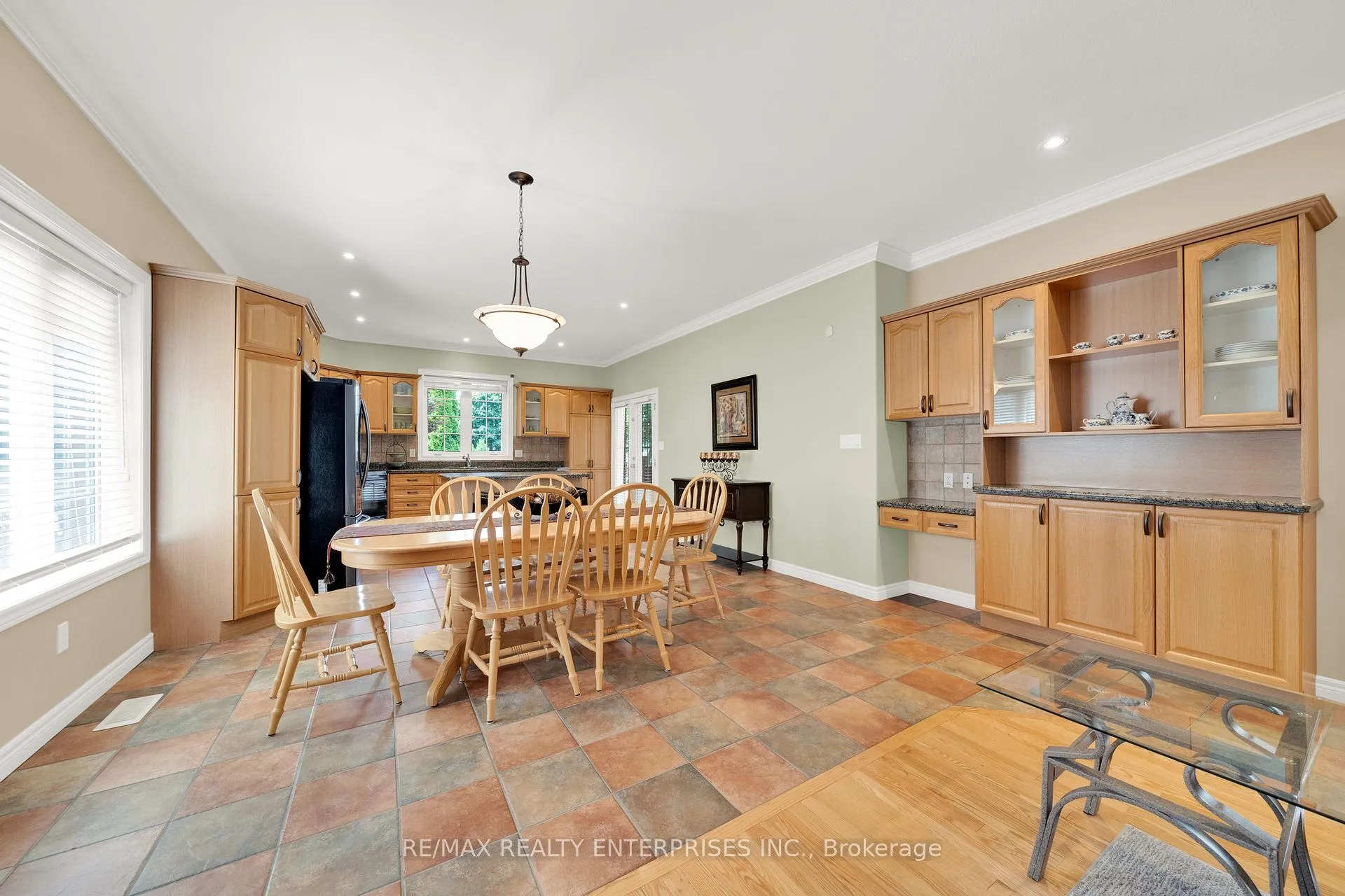 Photo 16 of 240 Chesley Street, Hamilton, Sheldon — HOMEH