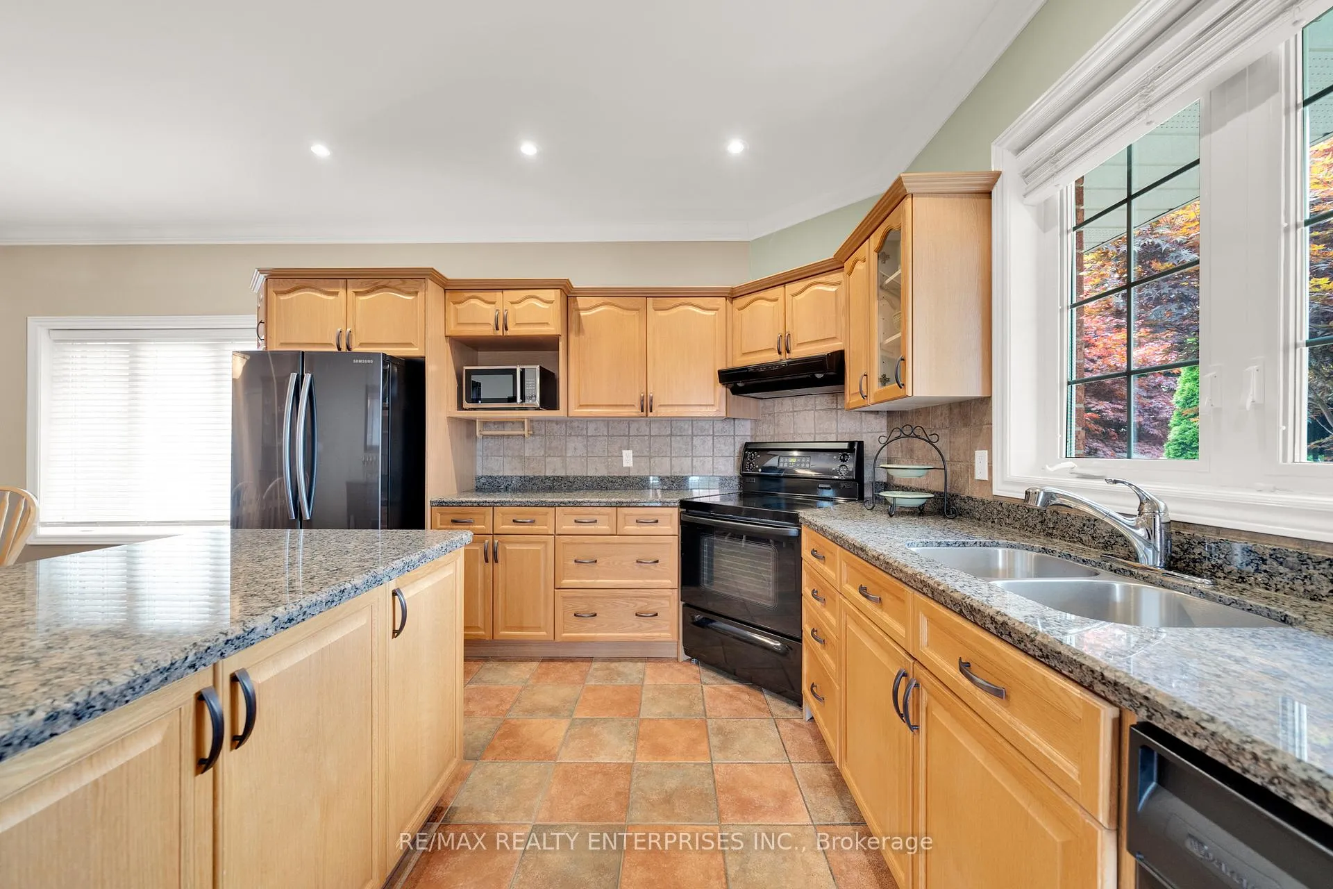 Photo 20 of 240 Chesley Street, Hamilton, Sheldon — HOMEH