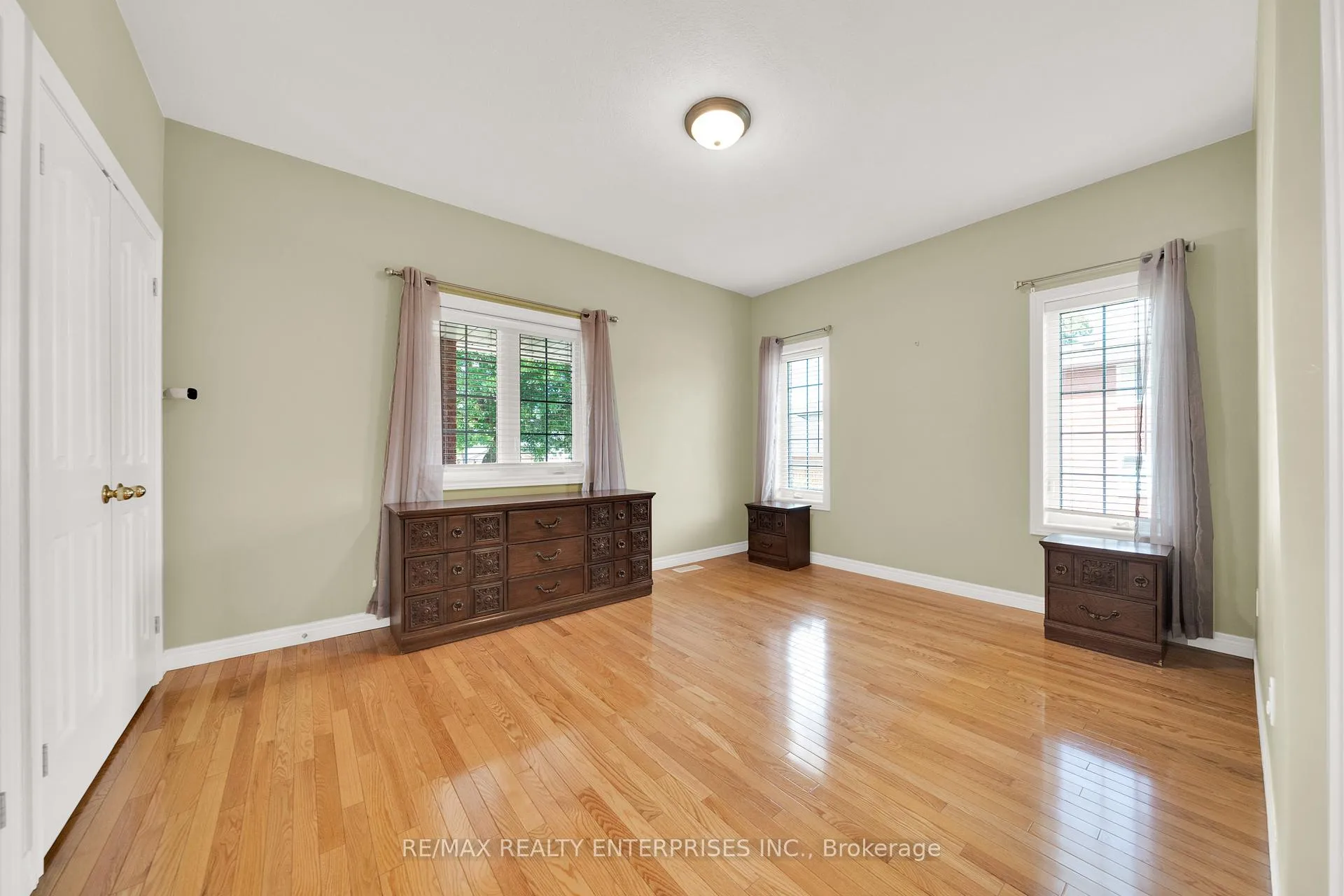 Photo 25 of 240 Chesley Street, Hamilton, Sheldon — HOMEH