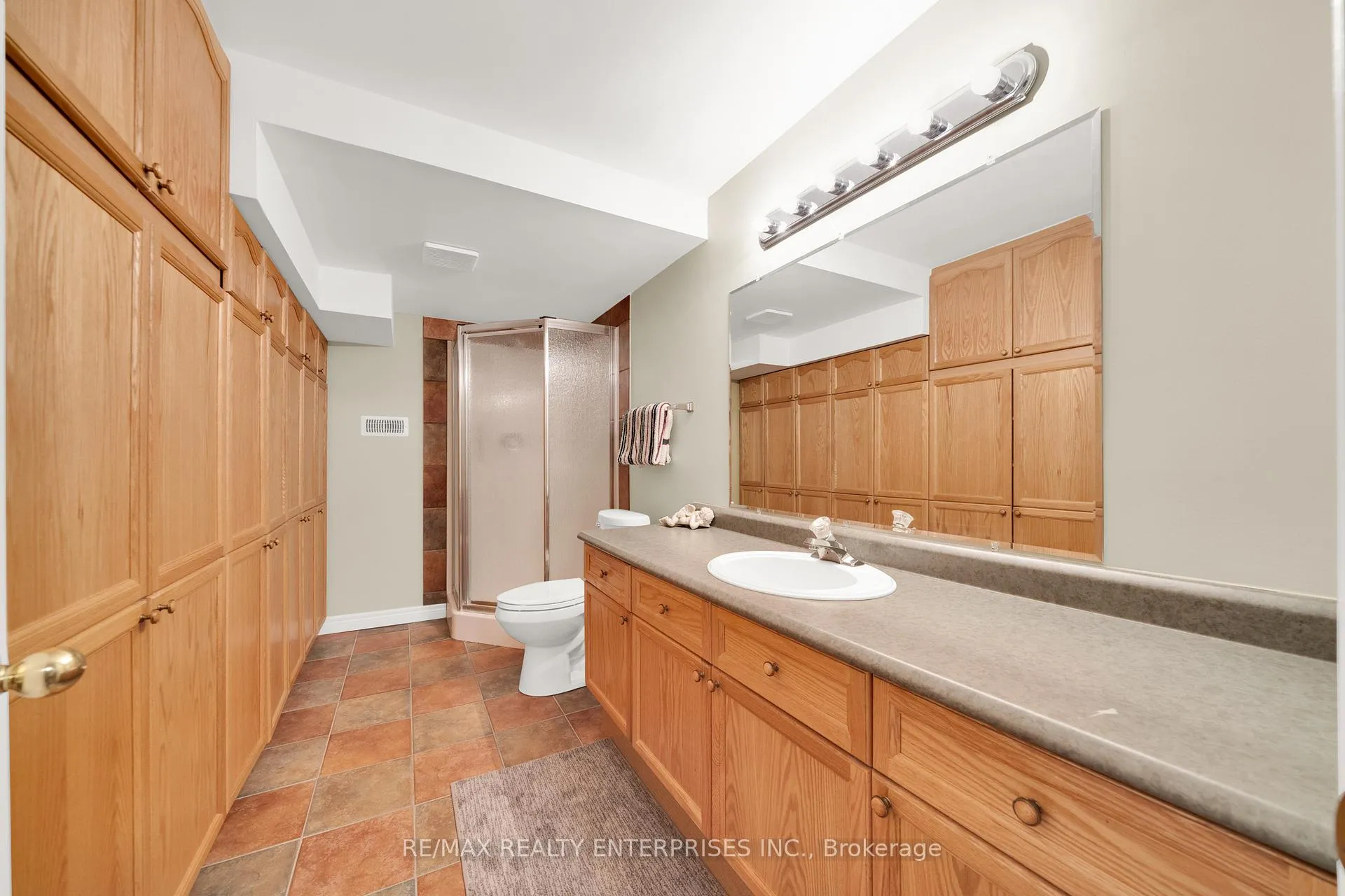 Photo 31 of 240 Chesley Street, Hamilton, Sheldon — HOMEH