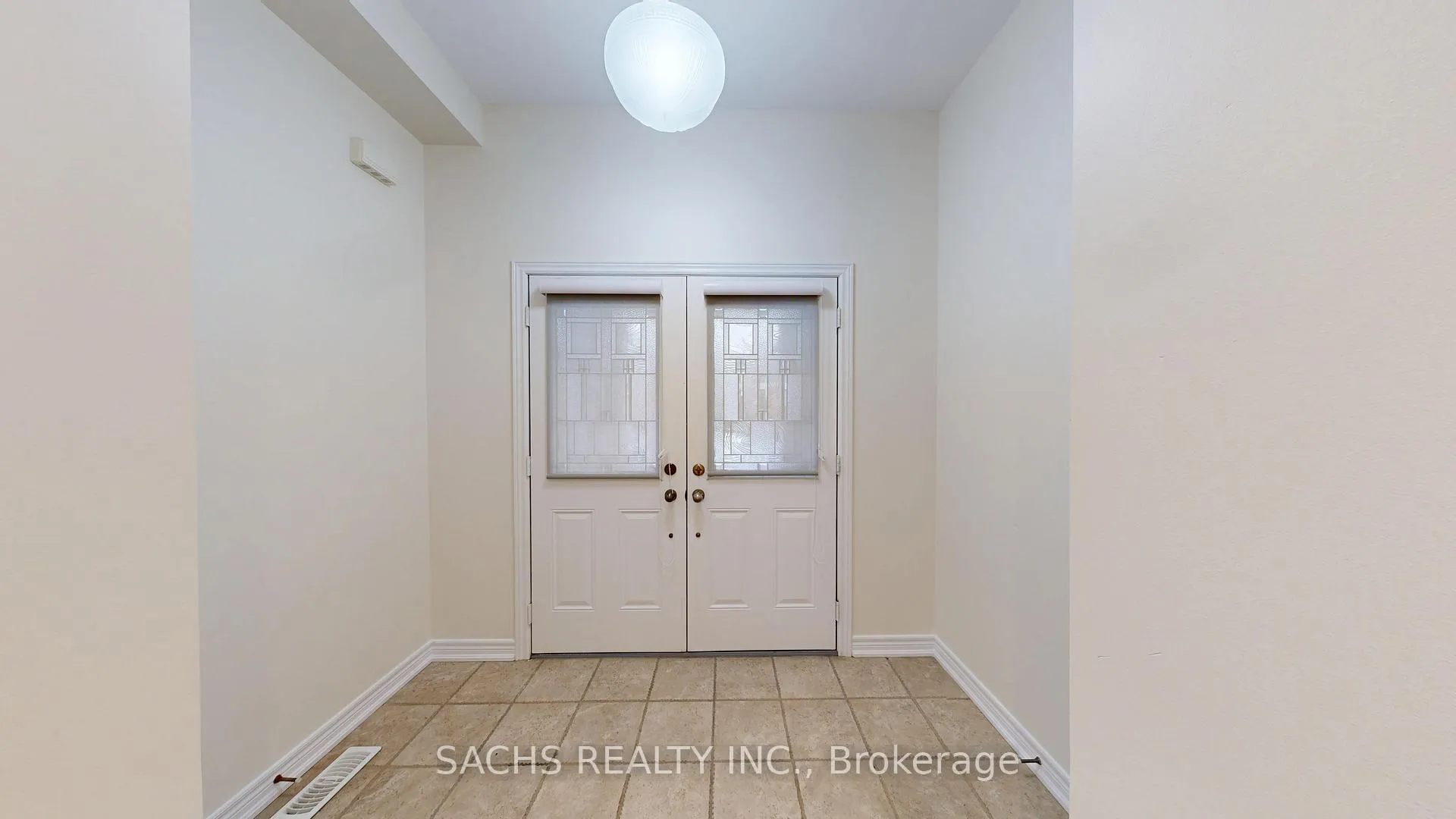 Photo 4 of 272 Lauderdale Drive, Vaughan, Patterson — HOMEH