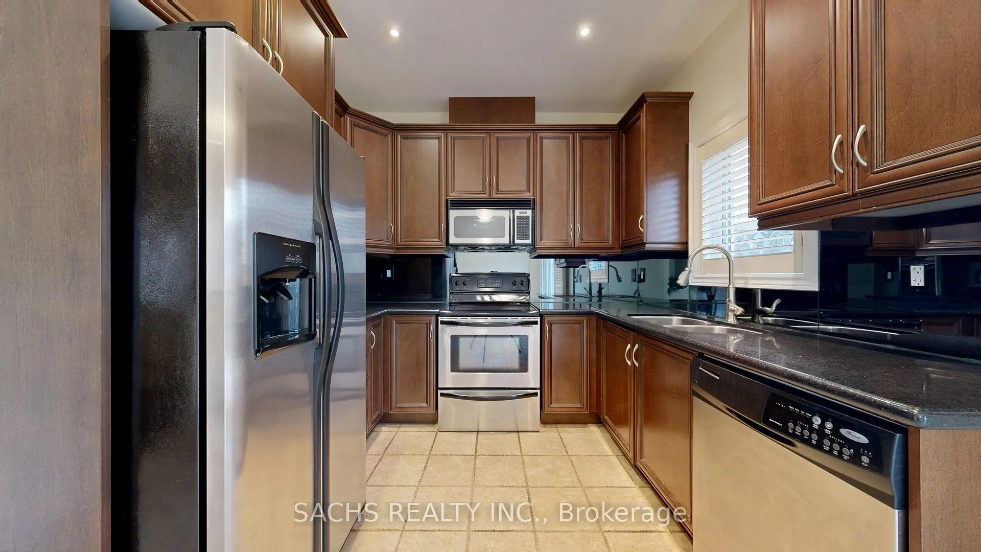 Photo 16 of 272 Lauderdale Drive, Vaughan, Patterson — HOMEH
