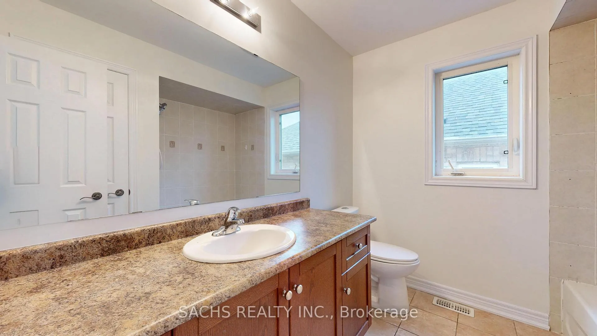 Photo 40 of 272 Lauderdale Drive, Vaughan, Patterson — HOMEH
