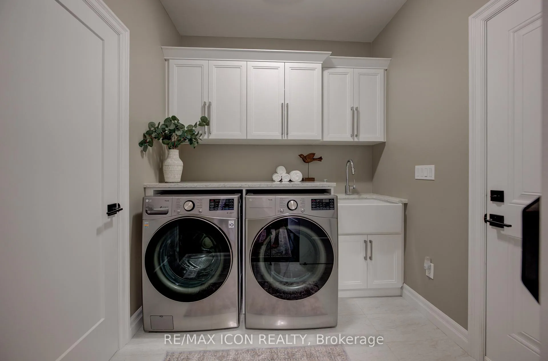 Photo 10 of Unit 13, 68 Cedar Street, Brant, Paris — HOMEH