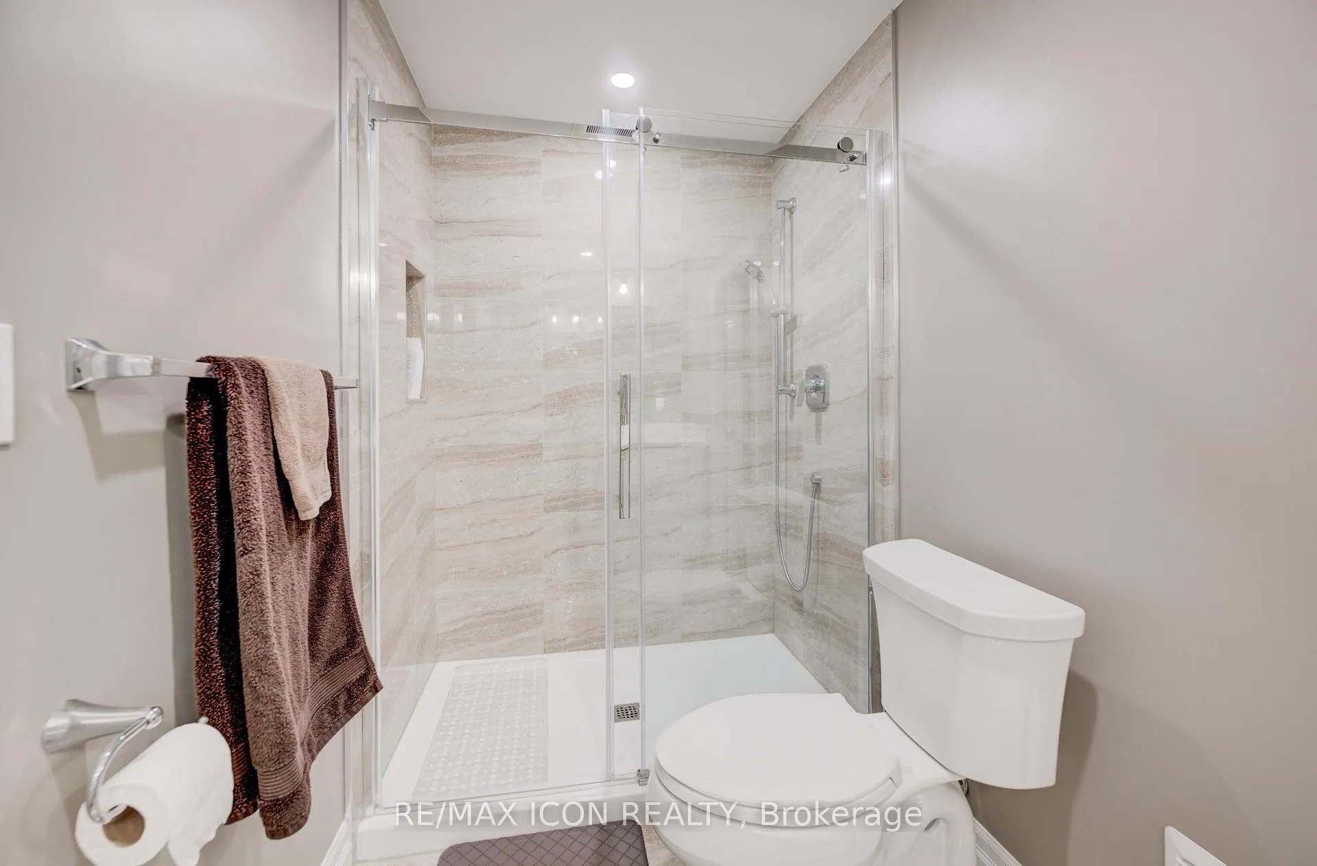 Photo 35 of Unit 13, 68 Cedar Street, Brant, Paris — HOMEH