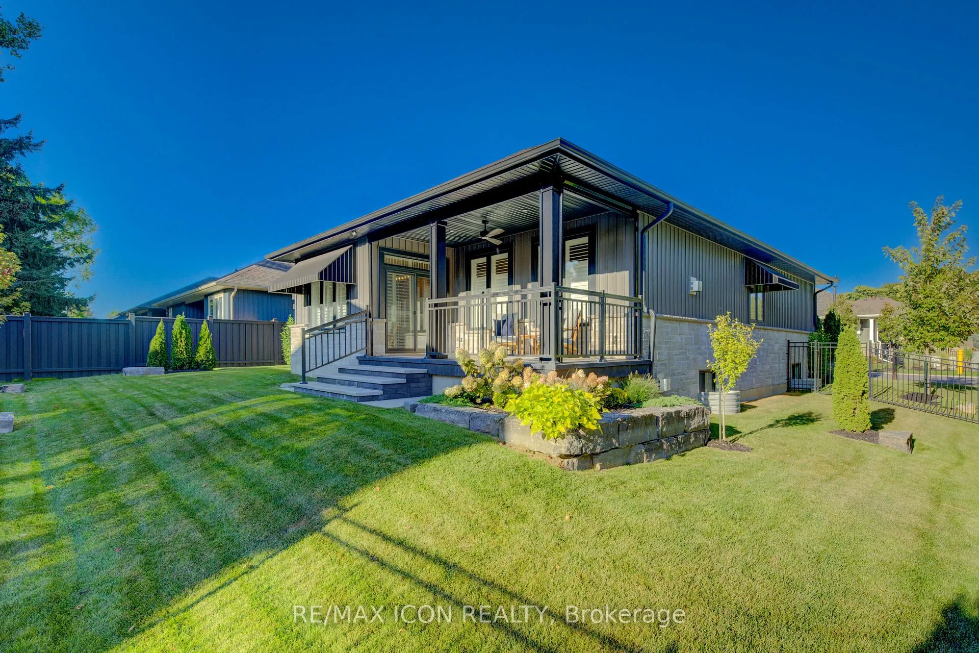 Photo 40 of Unit 13, 68 Cedar Street, Brant, Paris — HOMEH